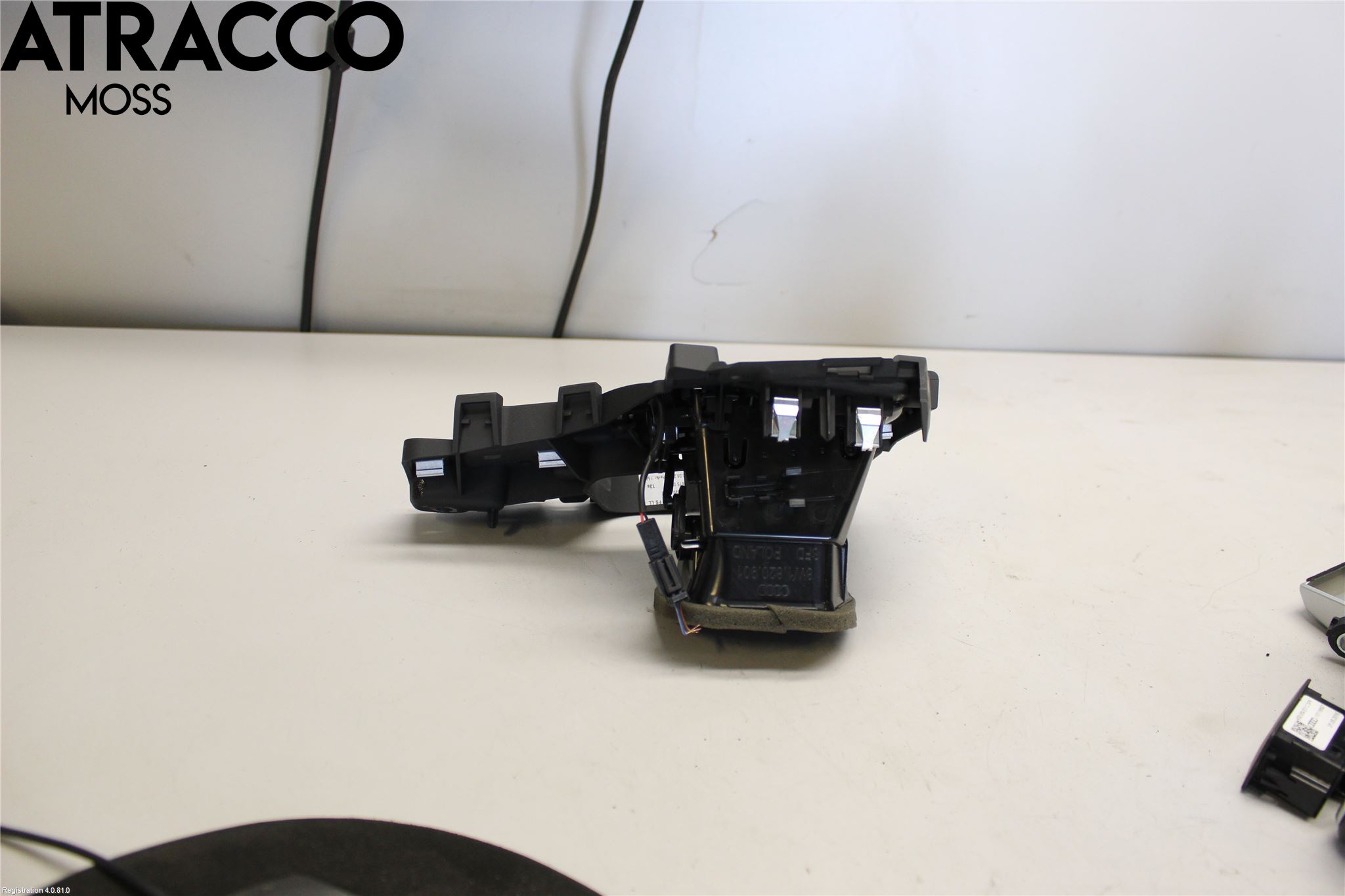 Audi A4/S4 B9 16-19 Defrosterkanal-Munstycke