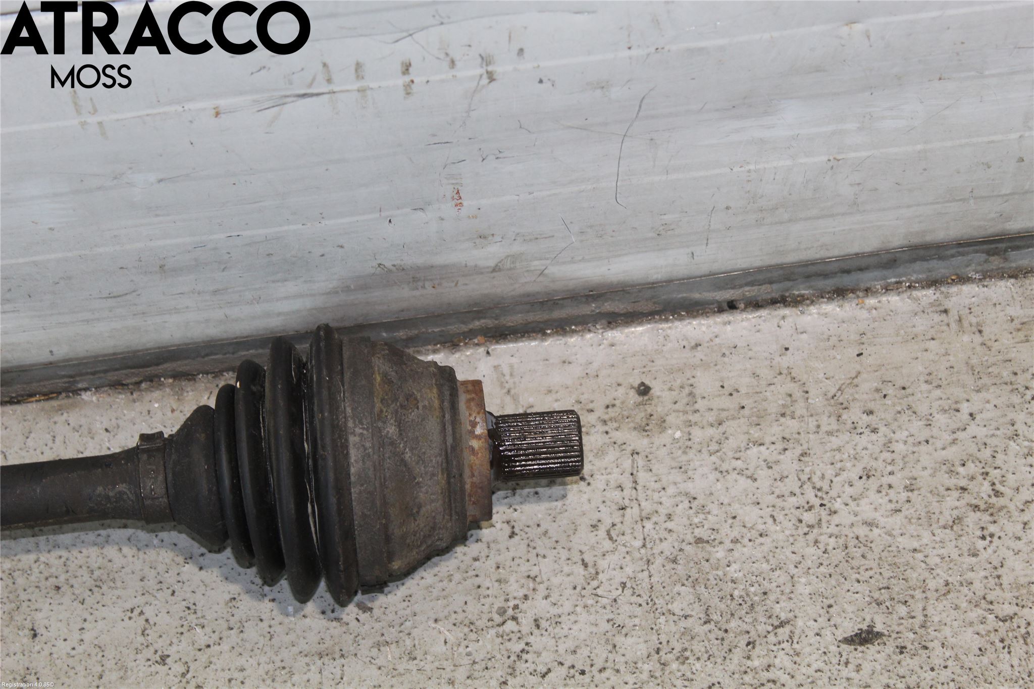 Volkswagen VW PASSAT 05-11 Drivaxel Fram Vänster