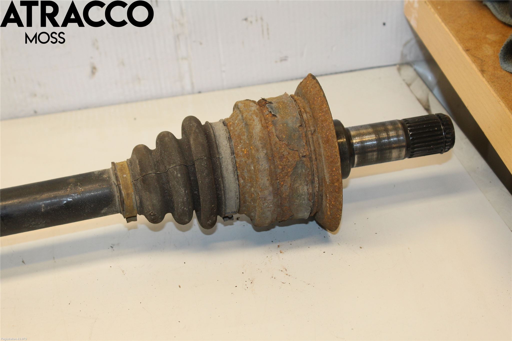 BMW 5 F10/F11/F18 09-17 Drivaxel Bak Höger