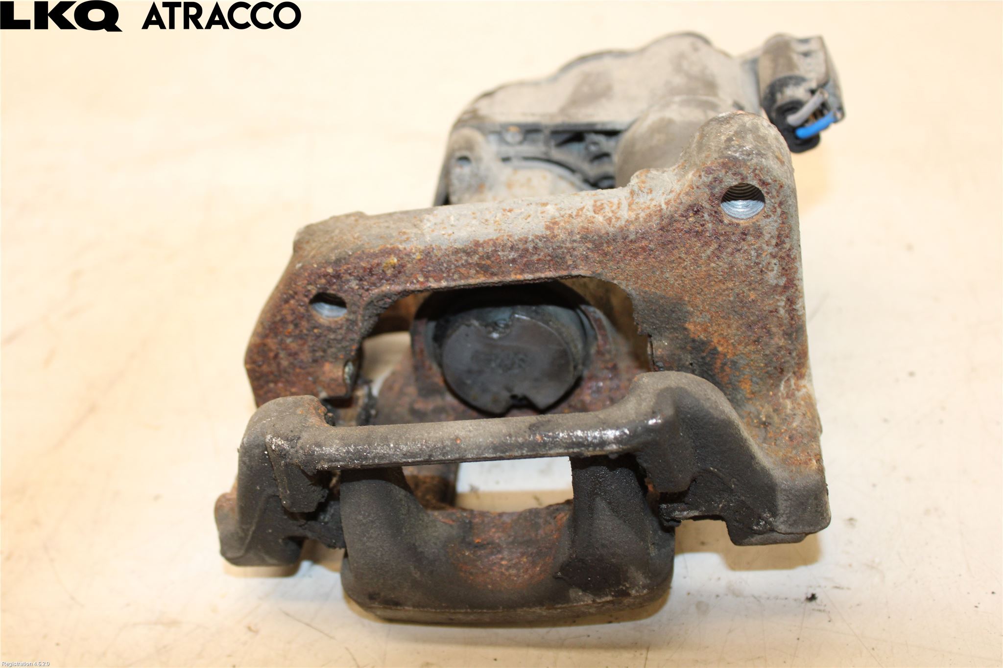 Opel CORSA F, CORSA-E 20- Bromsok Bak Vänster