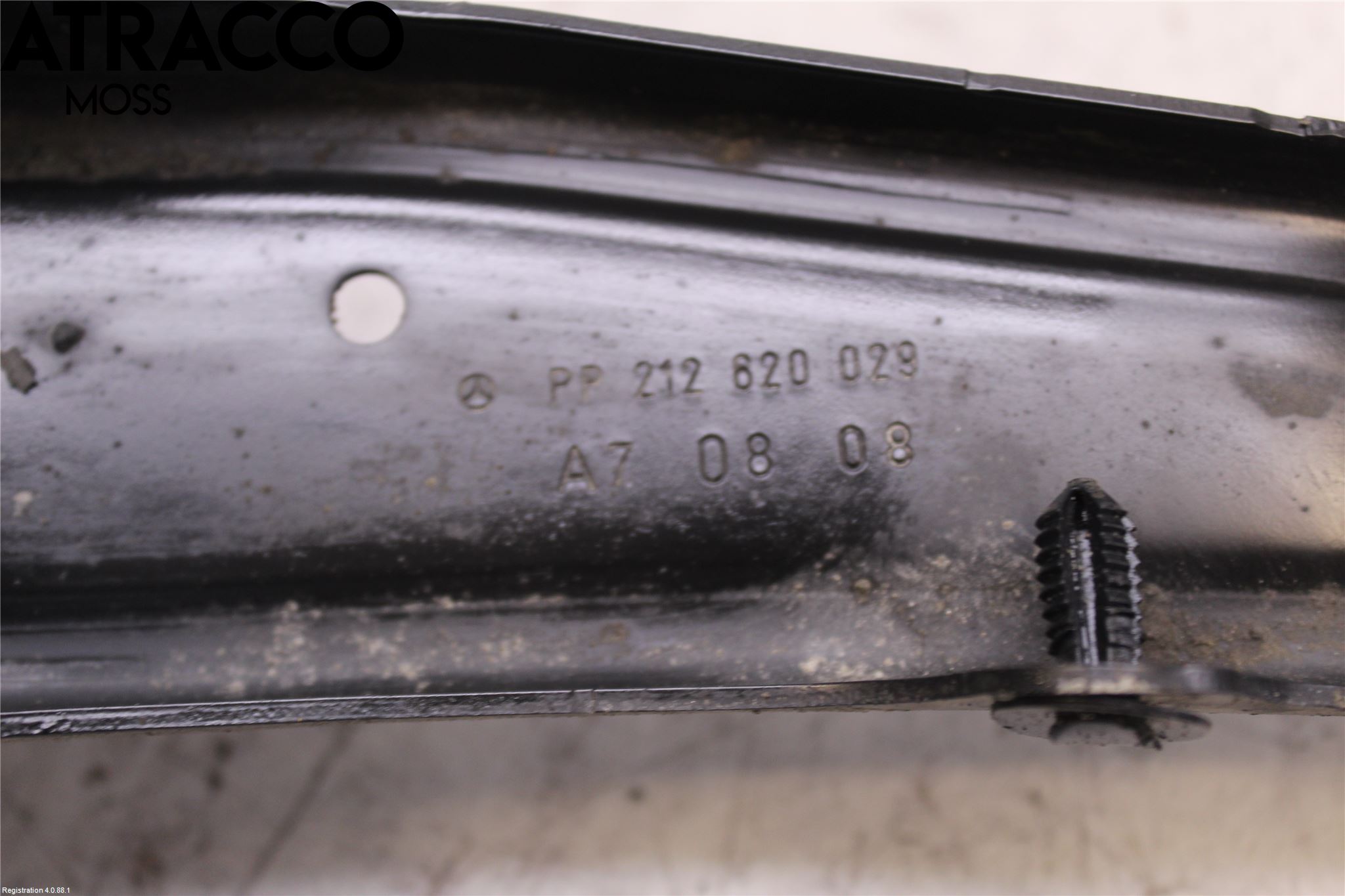 Mercedes-Benz MB E-KLASS (W212) 09-16 Strålkastarsarg Vänster