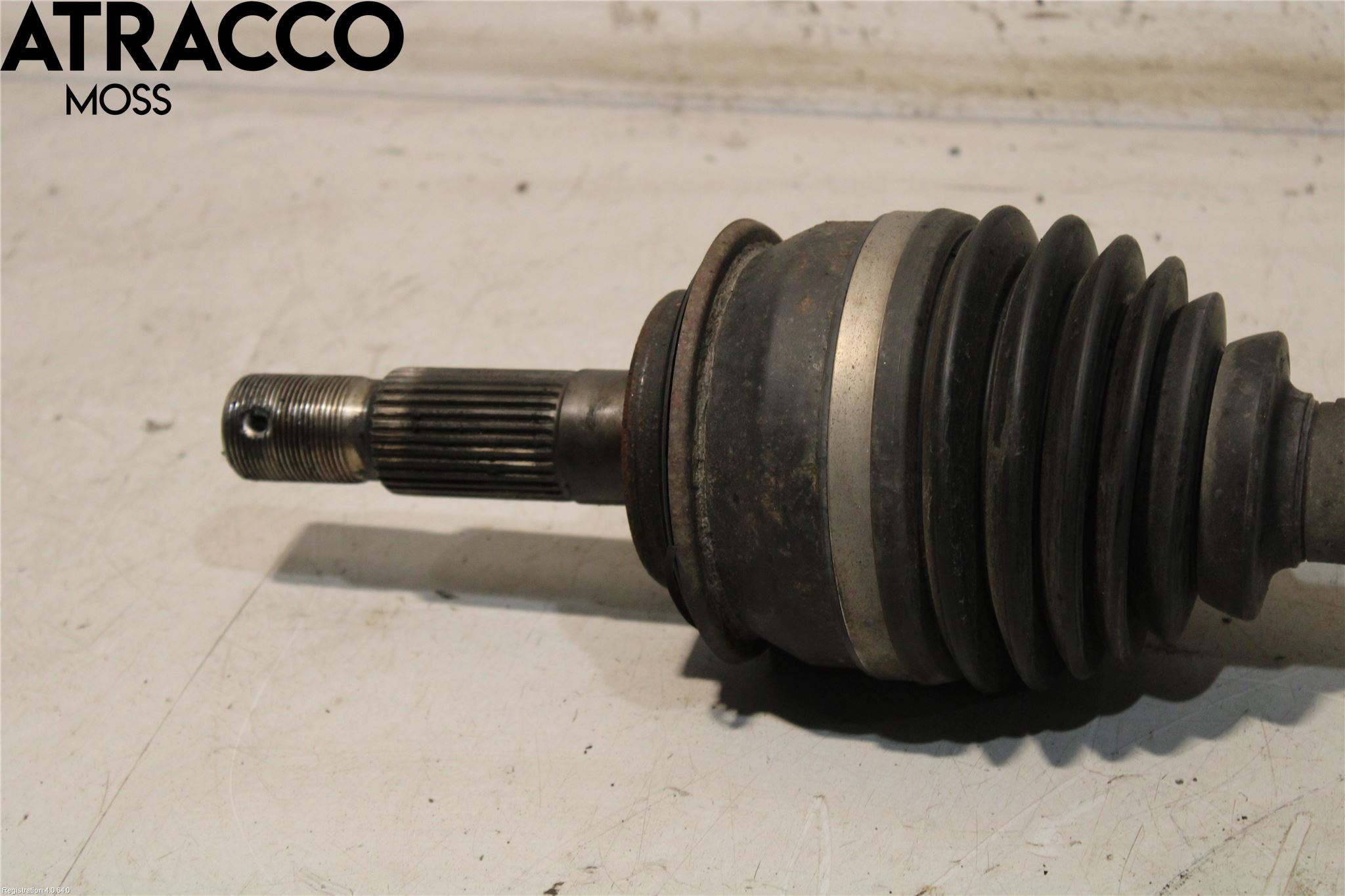 Toyota HILUX 05-16 Drivaxel Fram Vänster