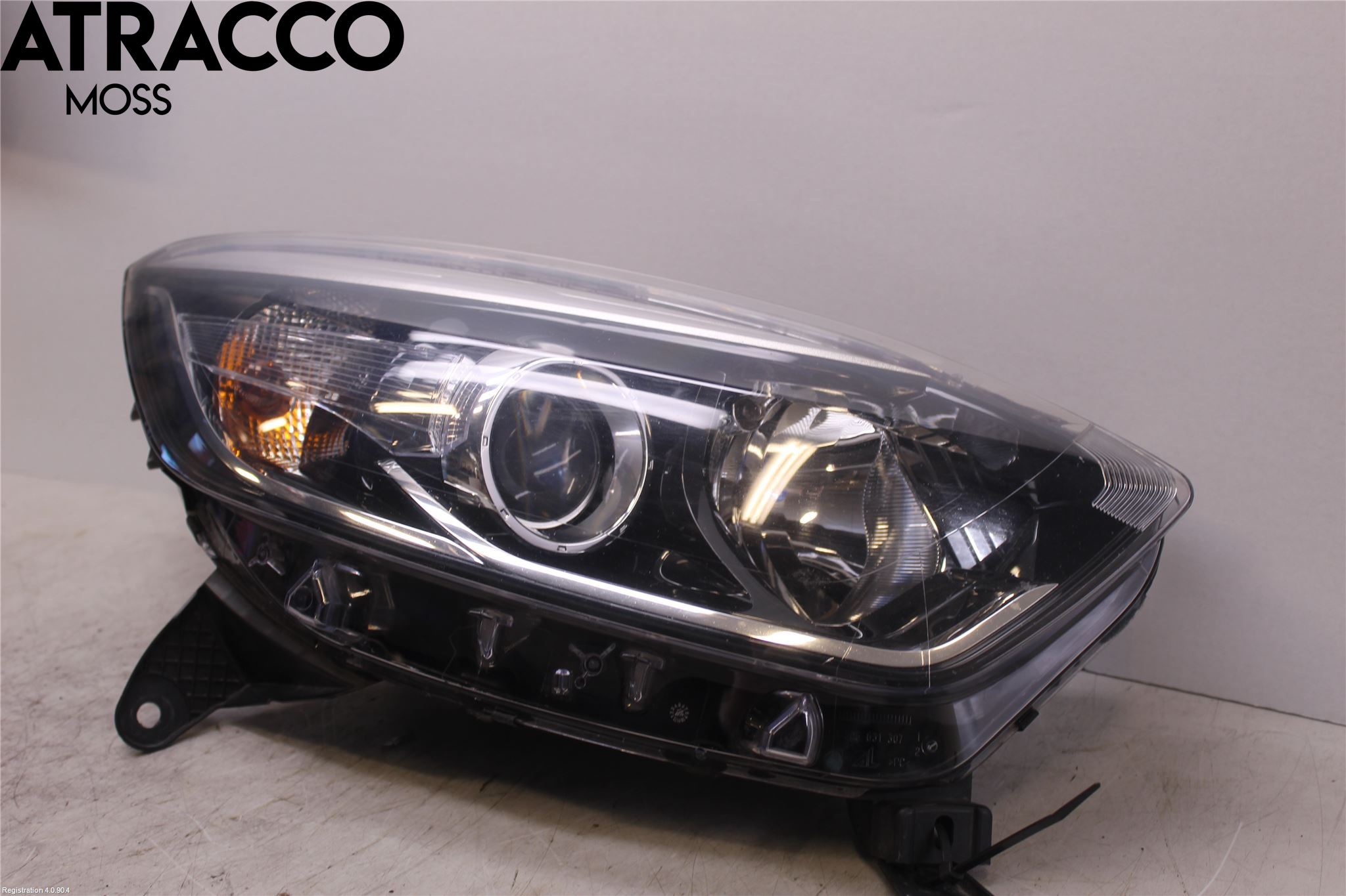 Renault CAPTUR 13-19 Strålkastare Höger