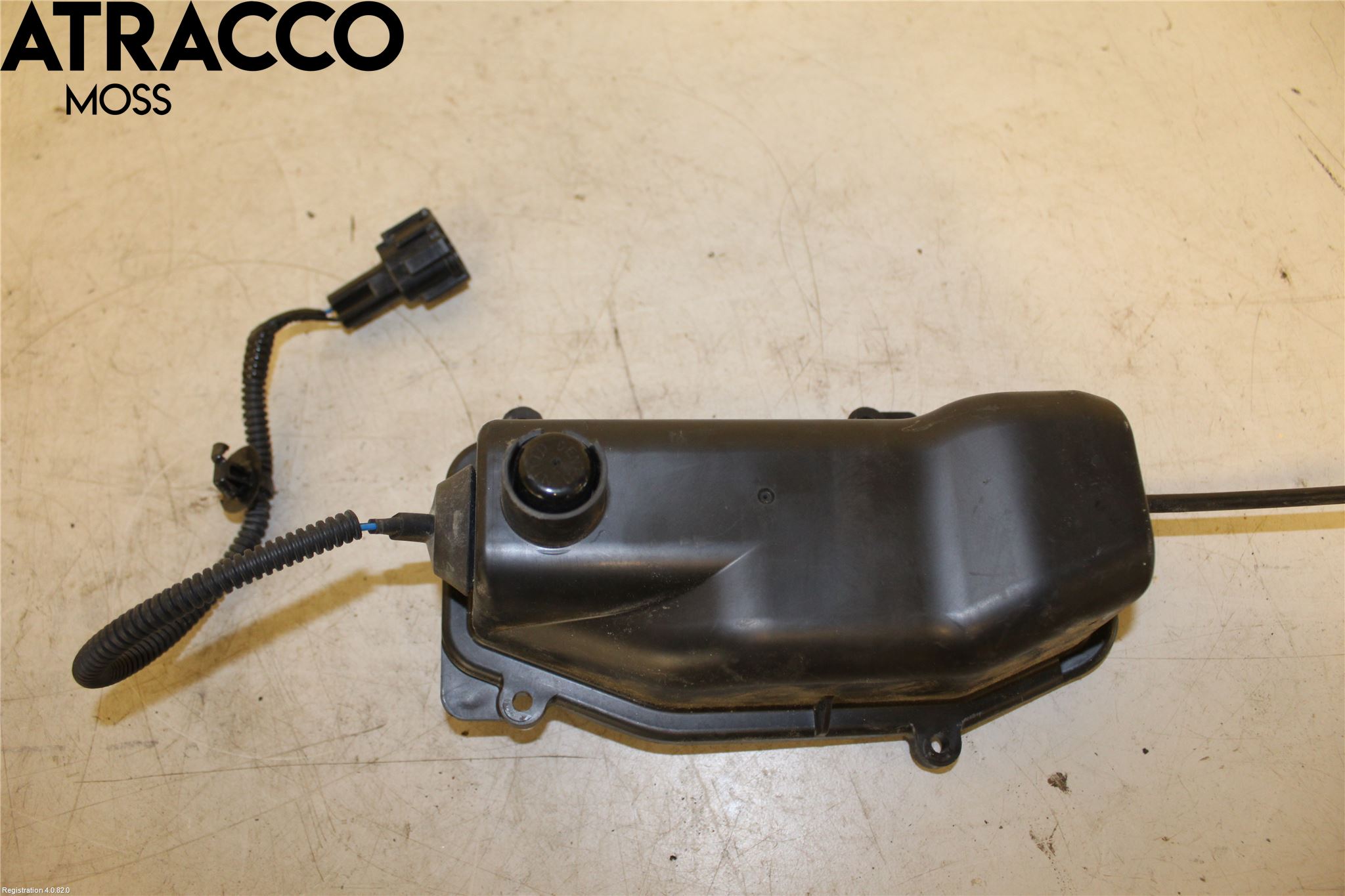 Nissan LEAF 11-17 Tanklucka
