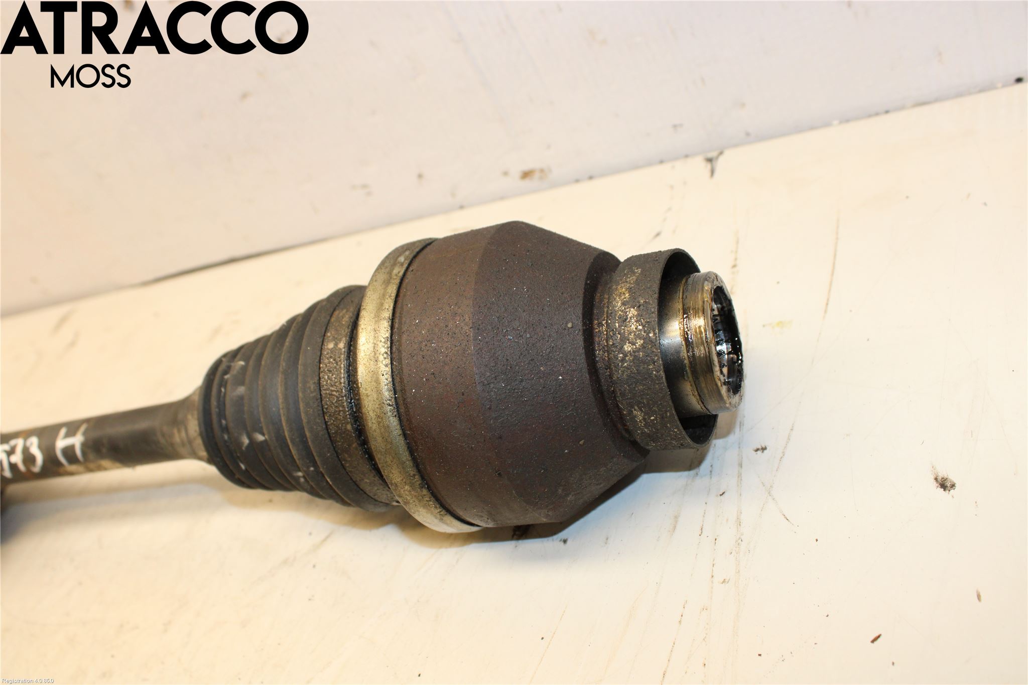 Volkswagen VW TRANSP/CARAVELLE (T5) 04-15 Drivaxel Fram Höger