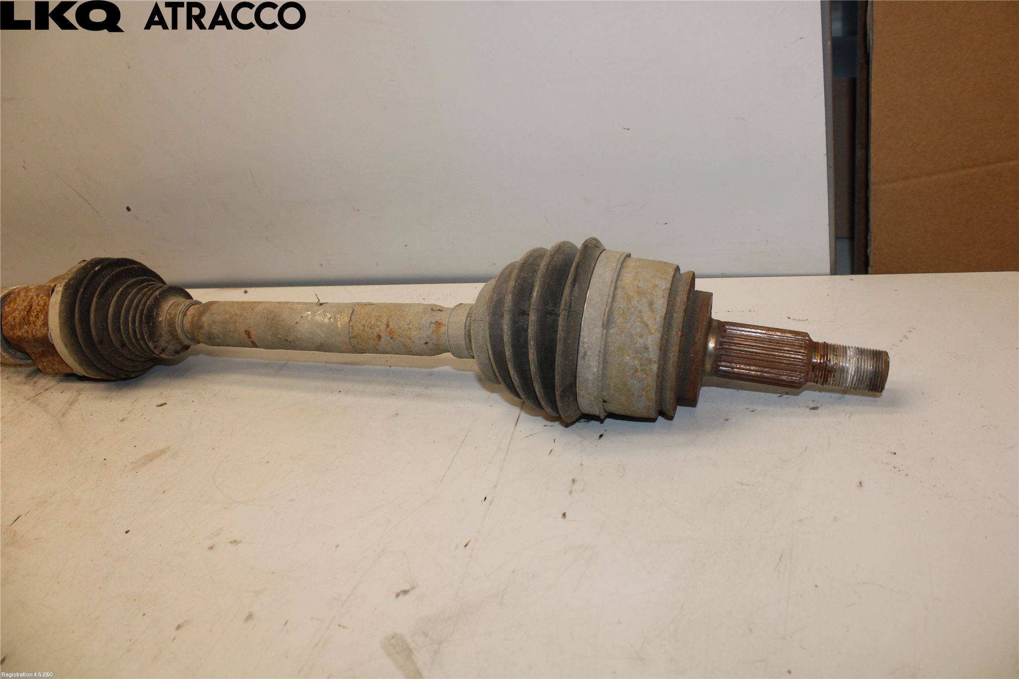 Nissan NV250 20-22 Drivaxel Fram Höger