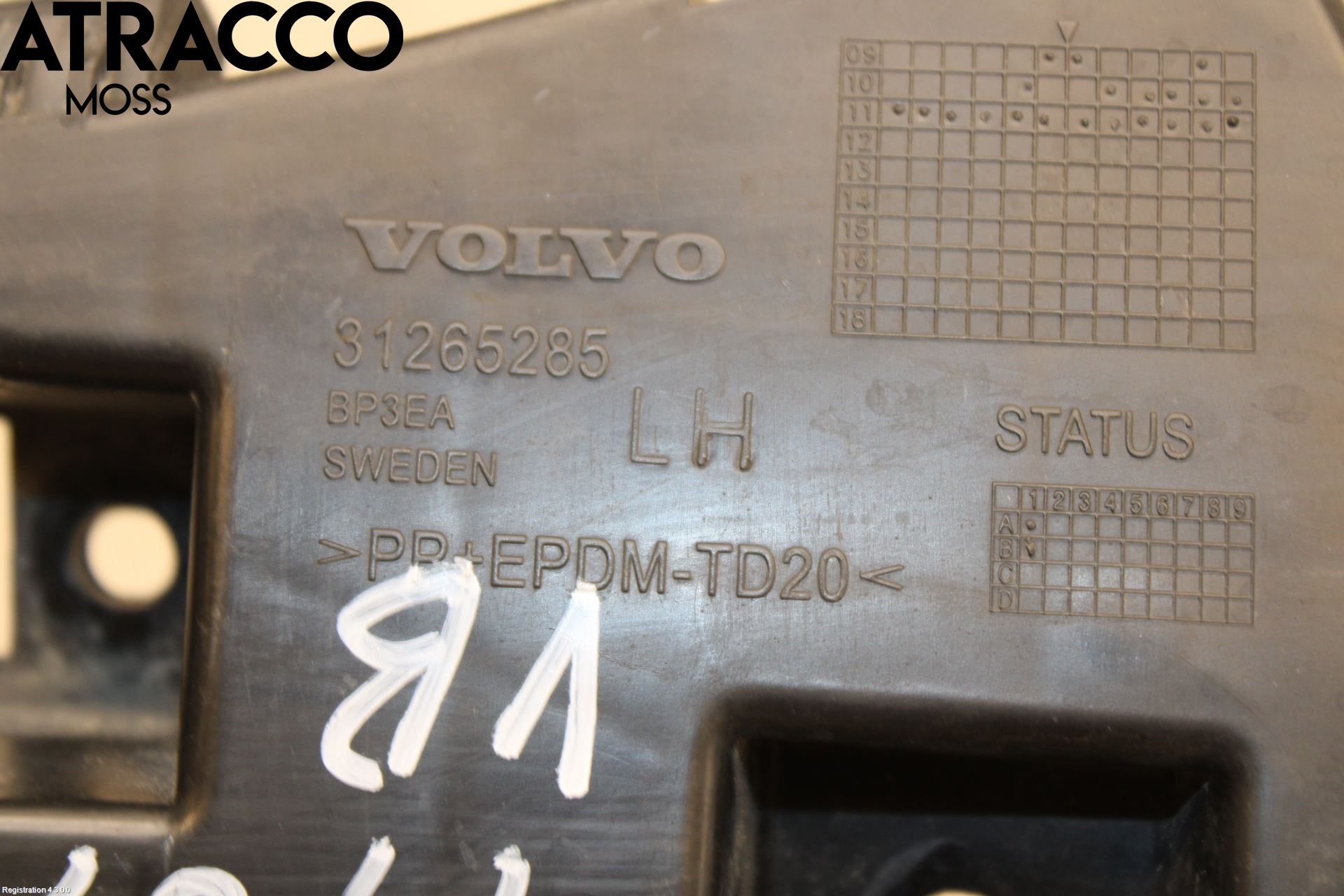 Volvo V60 11-13 Stötfångarfäste Bak Vä