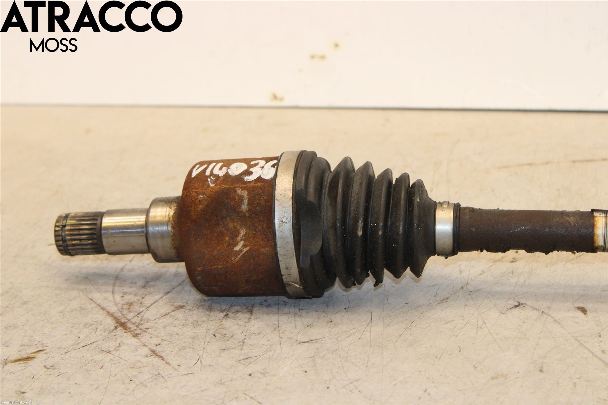 Ford FOCUS 15-18 Drivaxel Fram Vänster