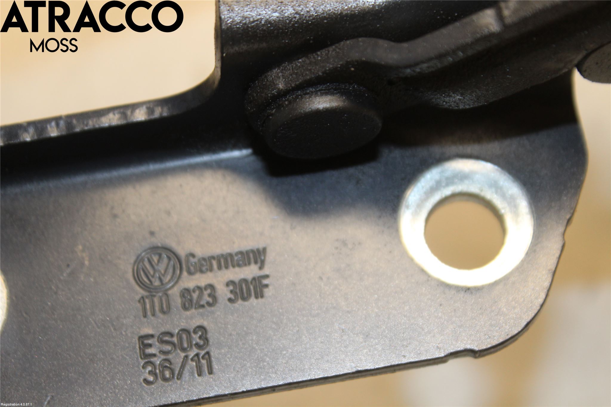 Volkswagen VW TOURAN 10-15 Huvgångjärn