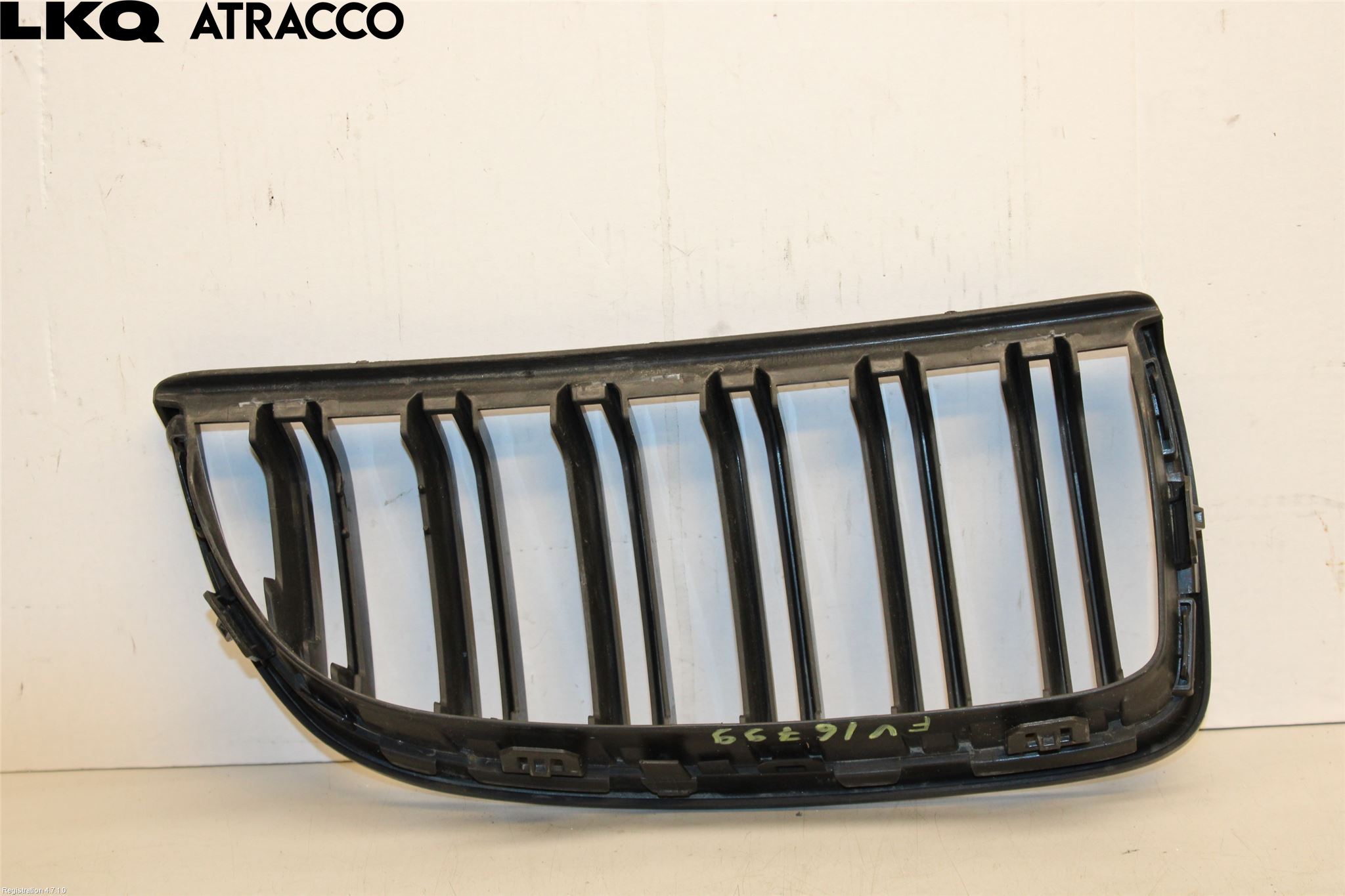 BMW 3 E90/91 SED/TOU 05-12 Grilldel Vänster