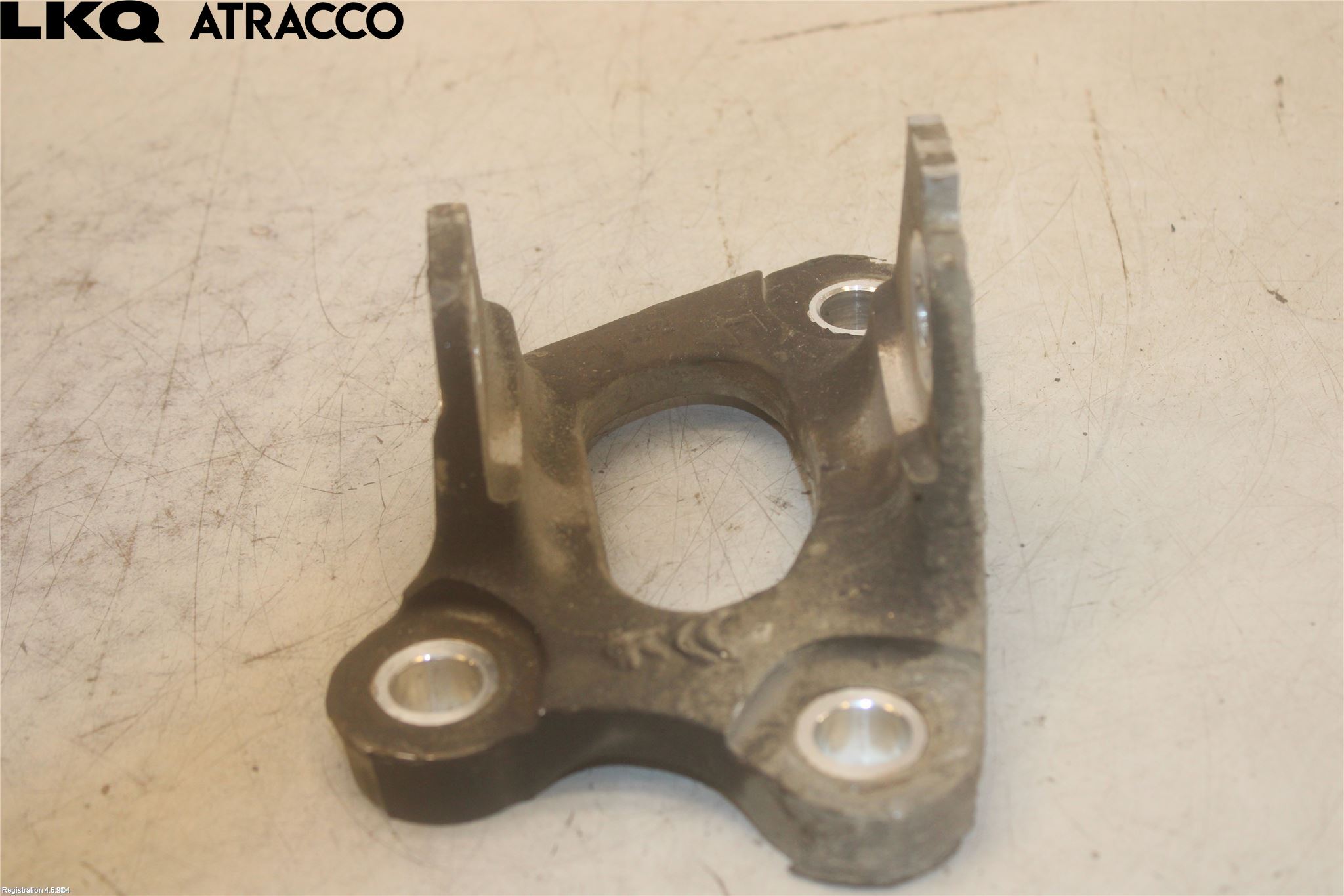 Opel CORSA F, CORSA-E 20- Bakaxel Fäste