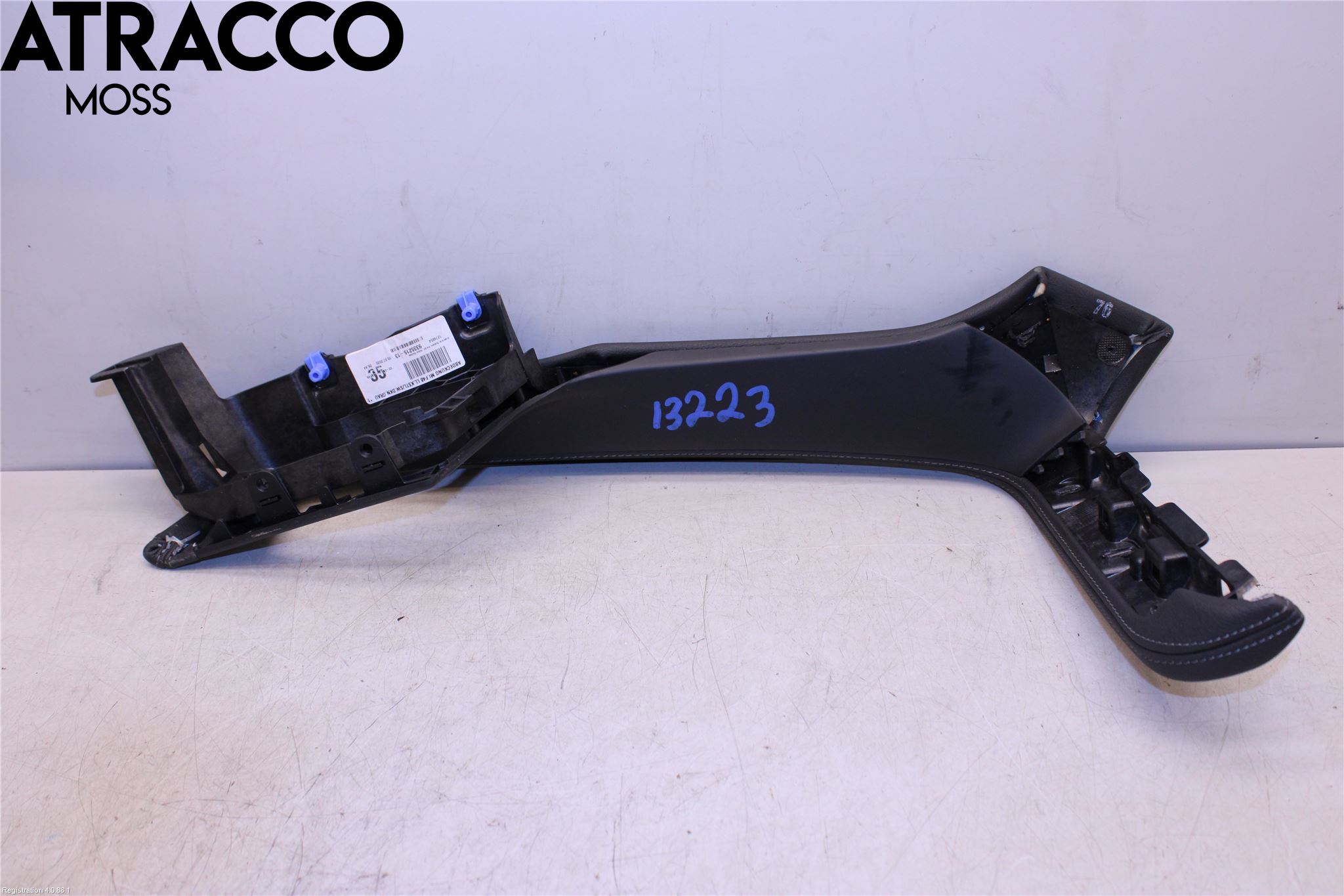 BMW X1 F48 15-22 Instrumentkonsoll Mitt