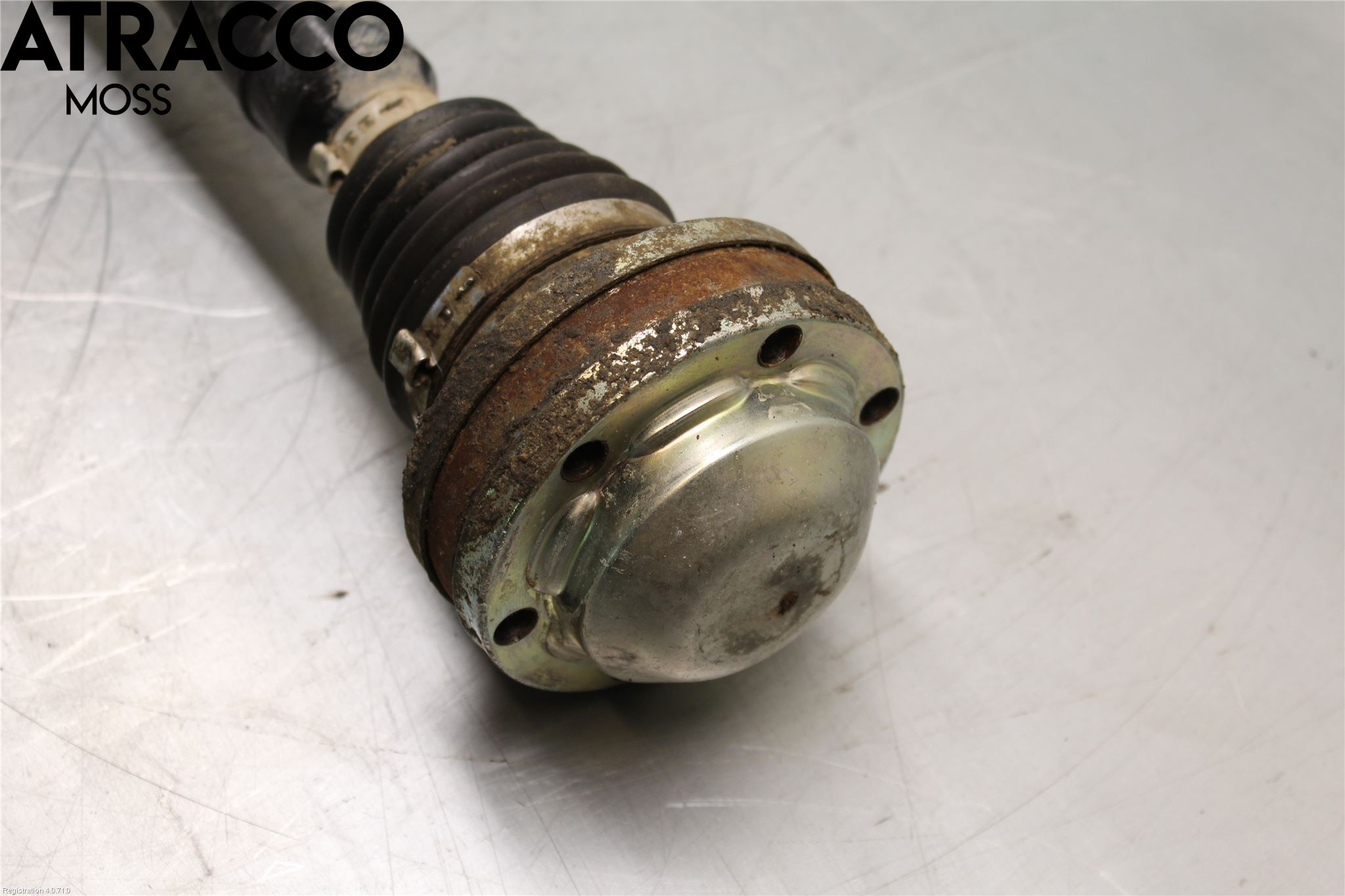 Volkswagen VW CADDY 11-15 Drivaxel Fram Höger