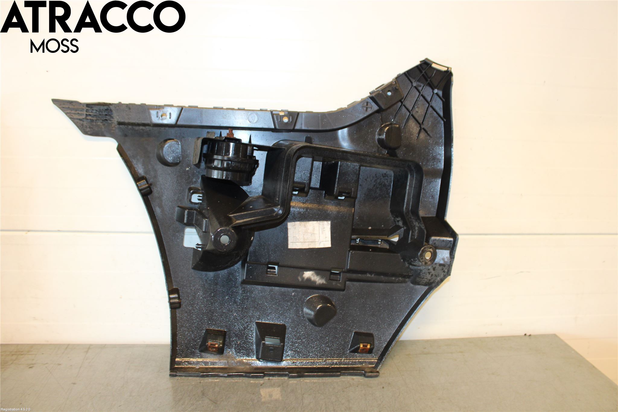 BMW 5 F10/F11/F18 09-17 Stötfångarbärjärn Bak