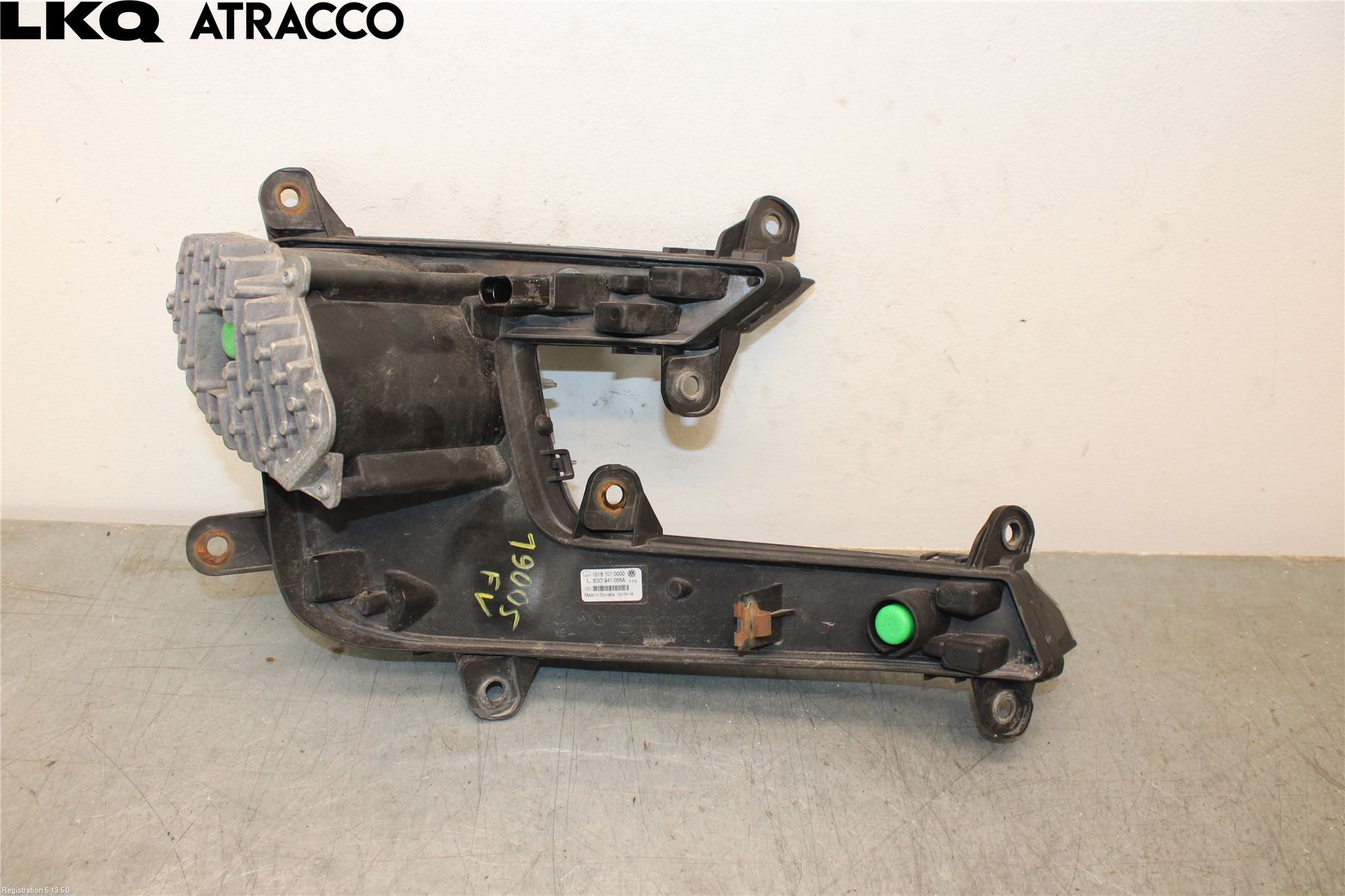 Volkswagen VW PASSAT 15-19 Dimljus-Varselljus Fram
