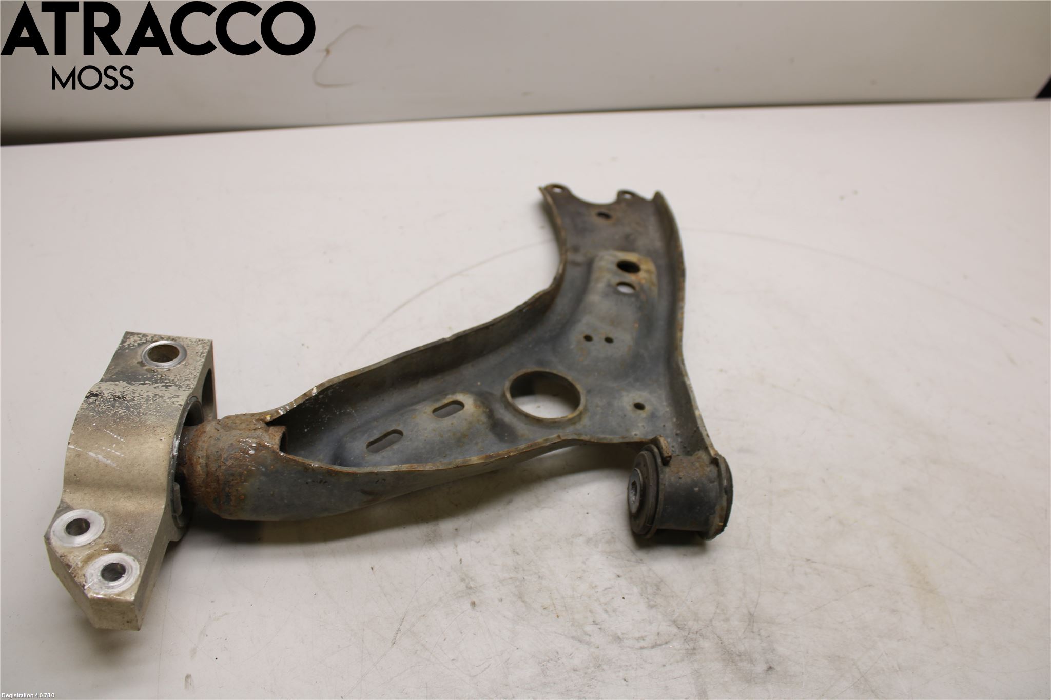 Volkswagen VW PASSAT 11-14 Bärarm Fram Undre Hö