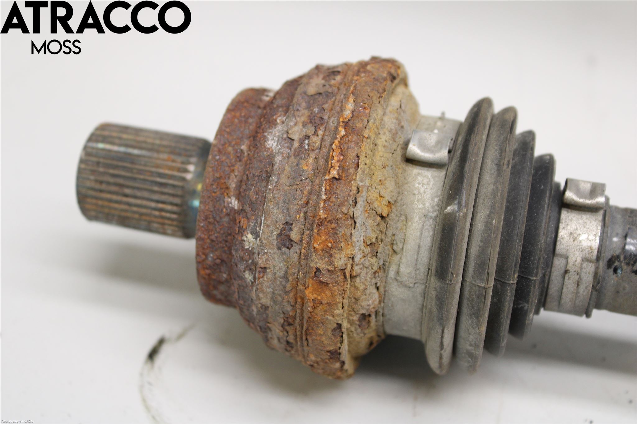 Volkswagen VW PASSAT 15-19 Drivaxel Bak Vänster