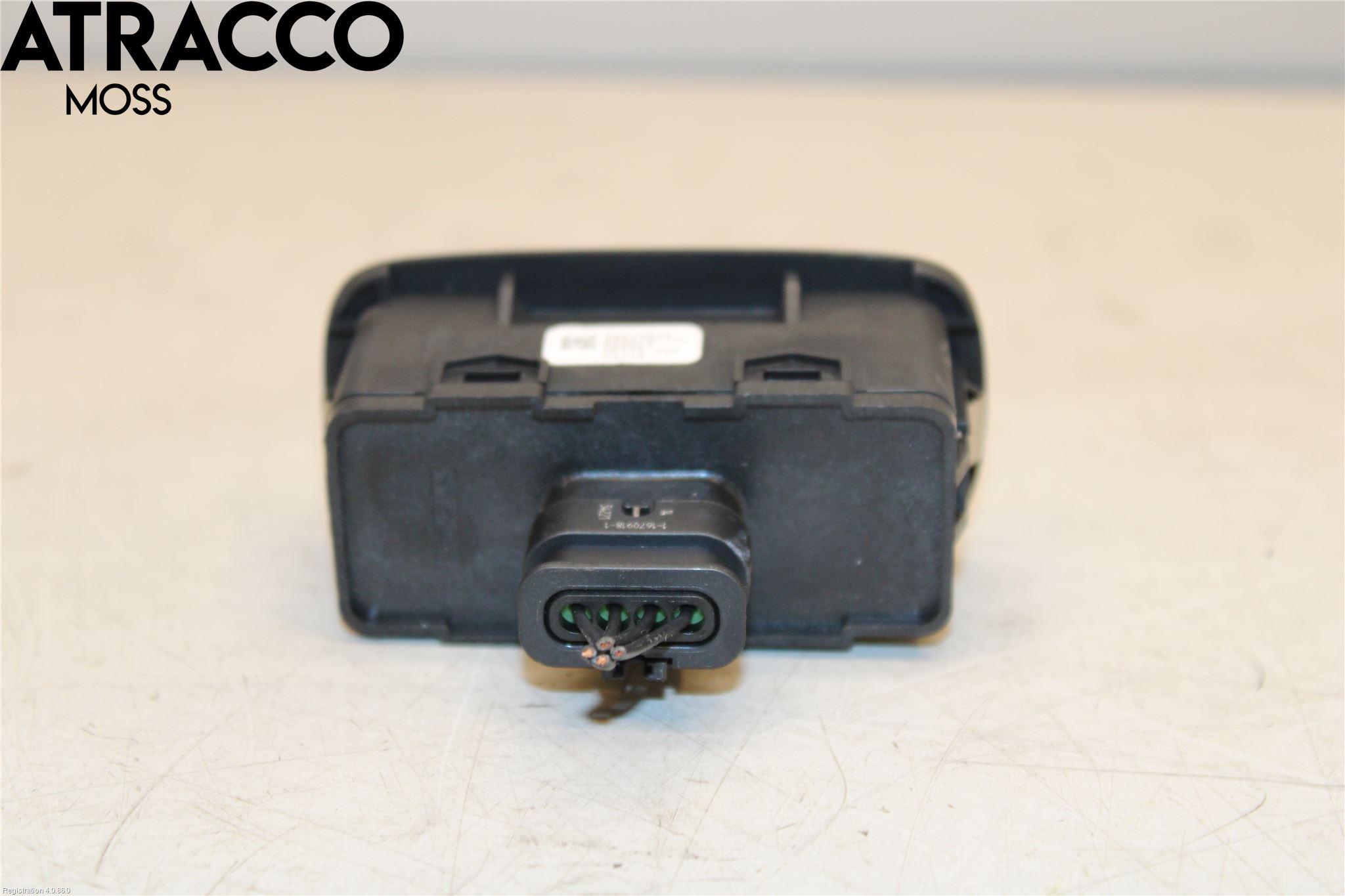 Volvo XC40/RECHARGE 18- Strömställare Baklucka