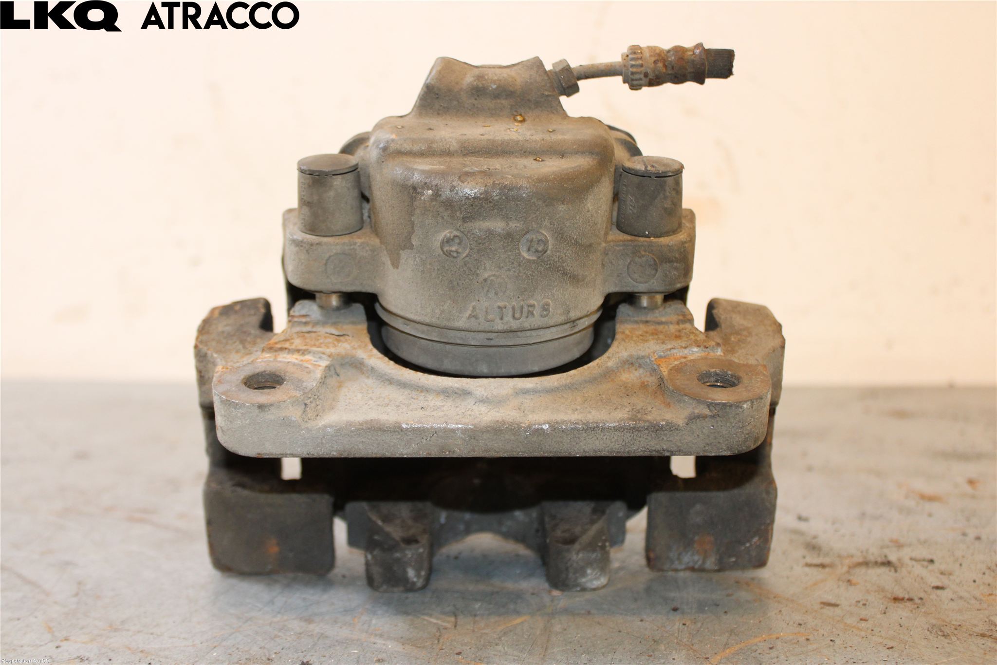 BMW 5 F10/F11/F18 09-17 Bromsok Fram Vänster