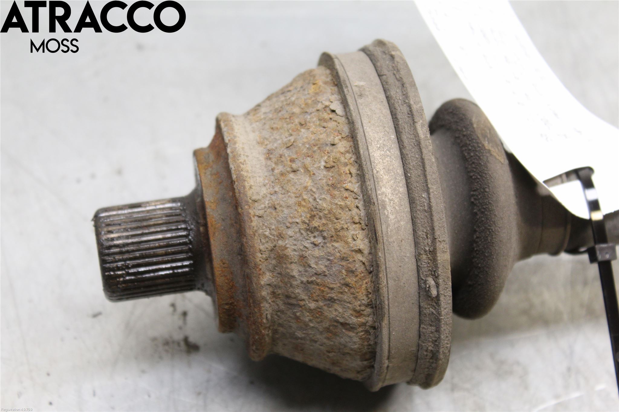 Audi A8/S8 4E  02-09 Drivaxel Bak Höger