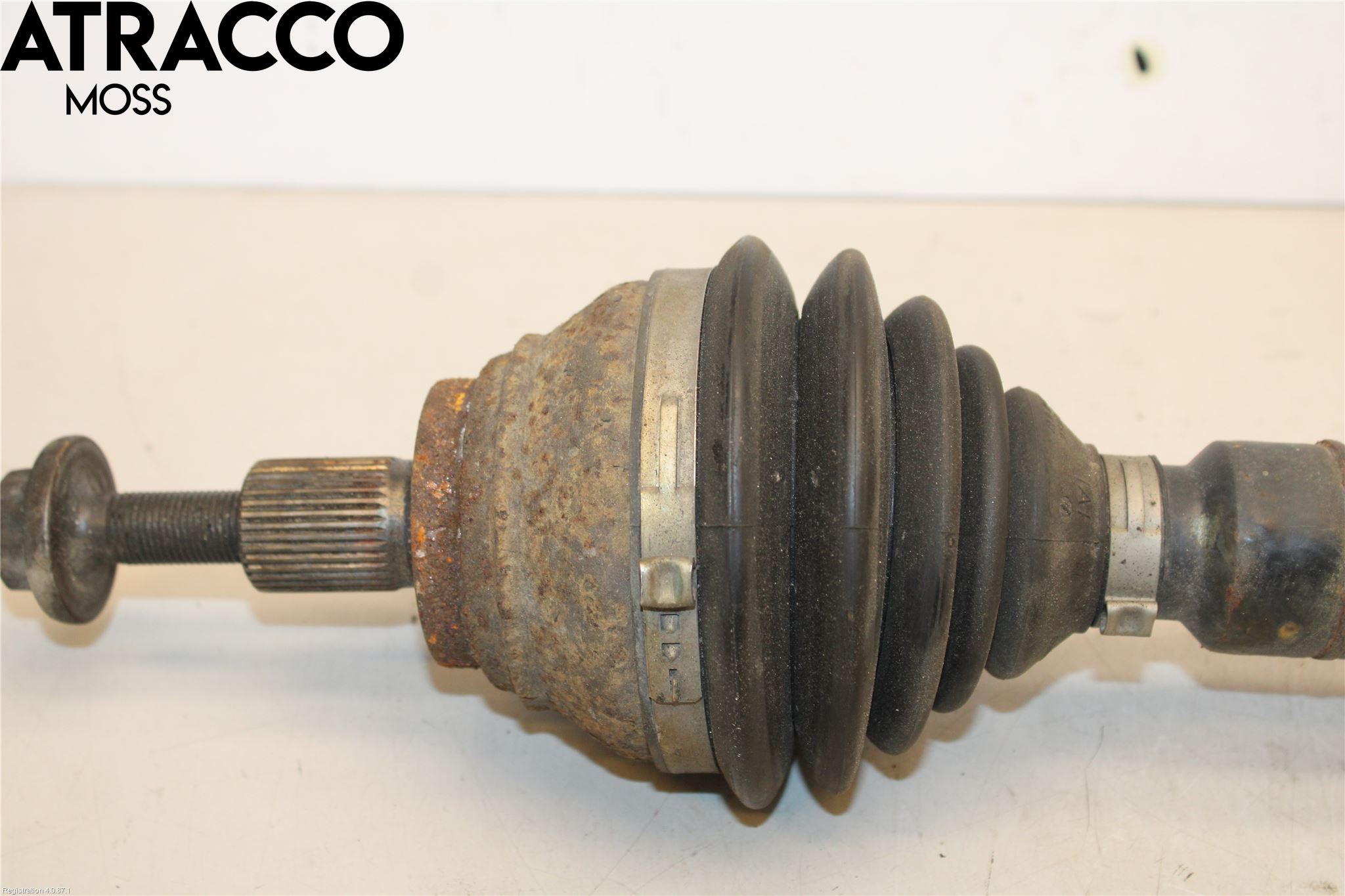 Volkswagen VW CADDY 11-15 Drivaxel Fram Höger