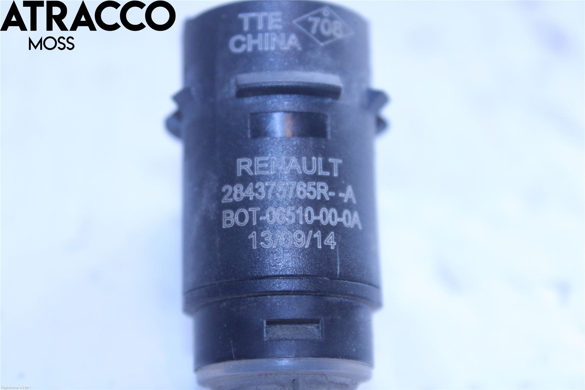 Dacia DUSTER 10-17 Parkeringshjälp Backsensor