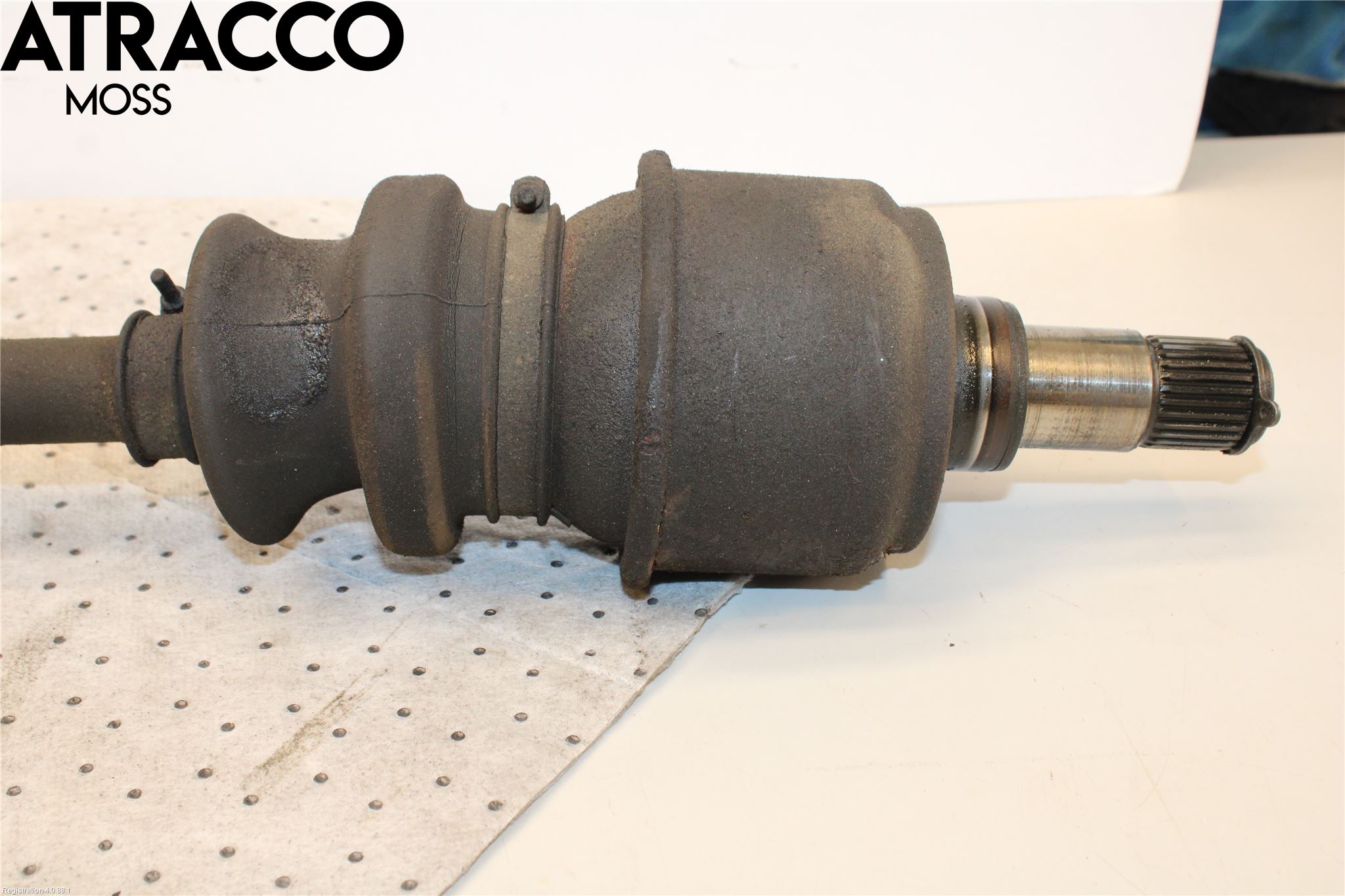 Mercedes-Benz MB C-KLASS (W204) 07-15 Drivaxel Bak Vänster