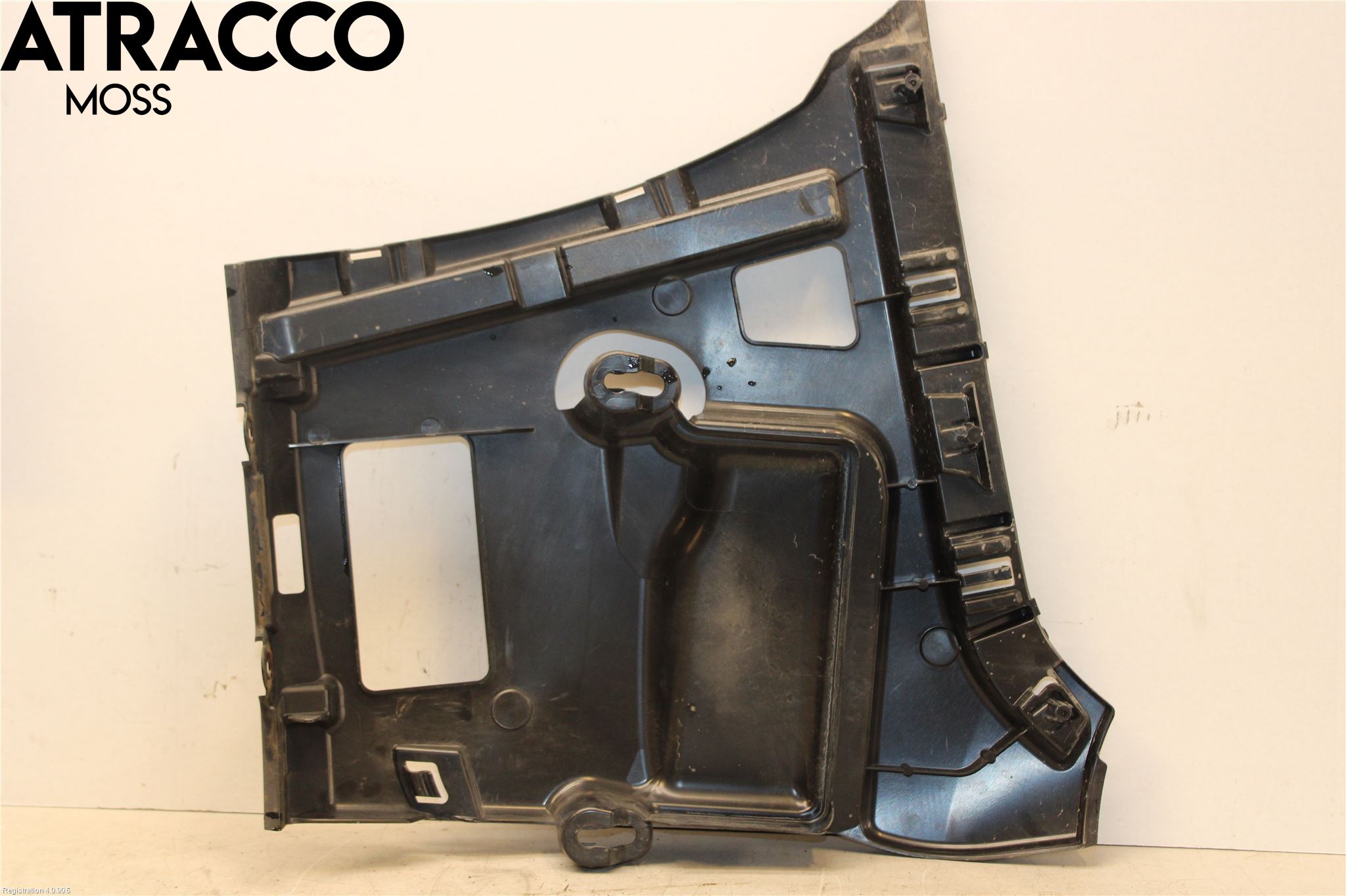 BMW 3 F30/F31/F80 12-19 Stötfångarfäste Bak Hö
