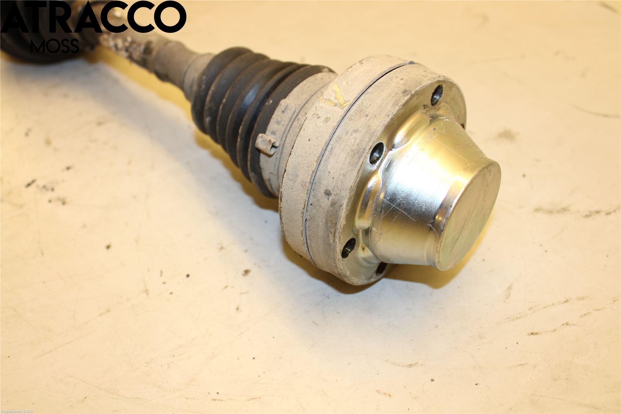 Volkswagen VW AMAROK 2H 10-22 Drivaxel Fram Höger