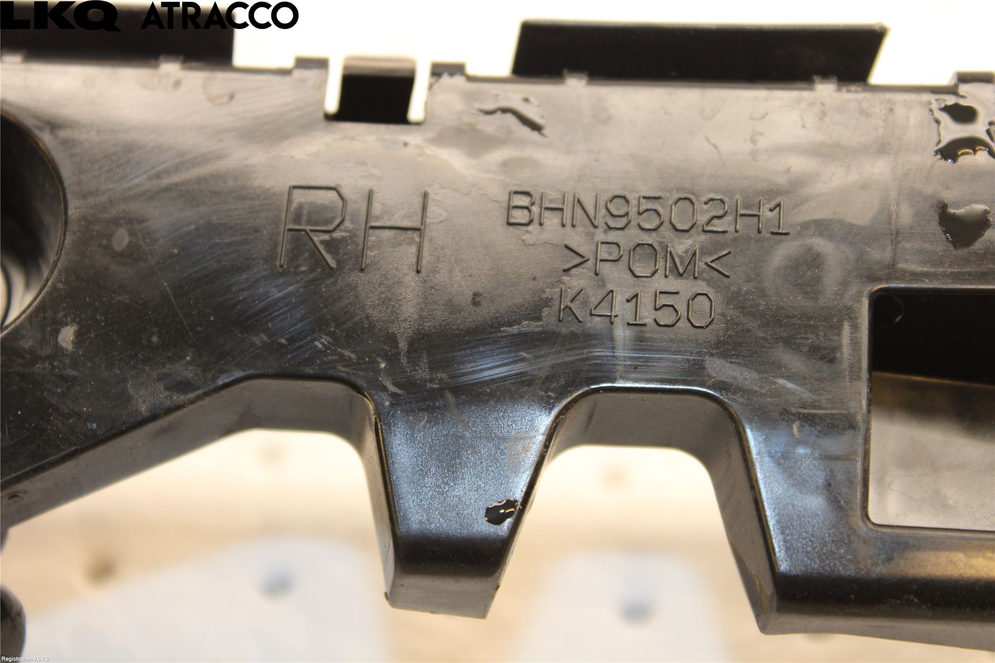 Mazda 3 III 14-19 Stötfångarfäste Bak Hö
