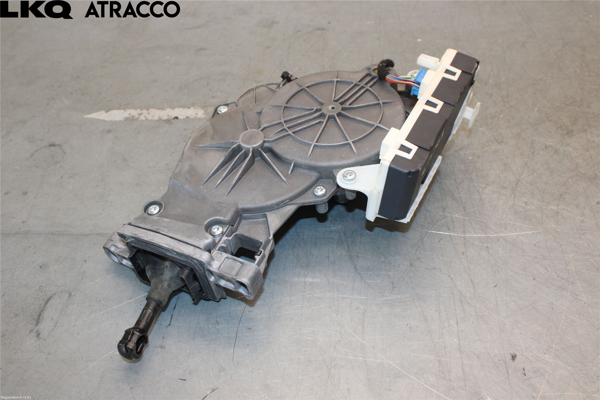 Mercedes-Benz MB E-KLASS (W213) 16-23 Bakluckeöppnare Automatisk