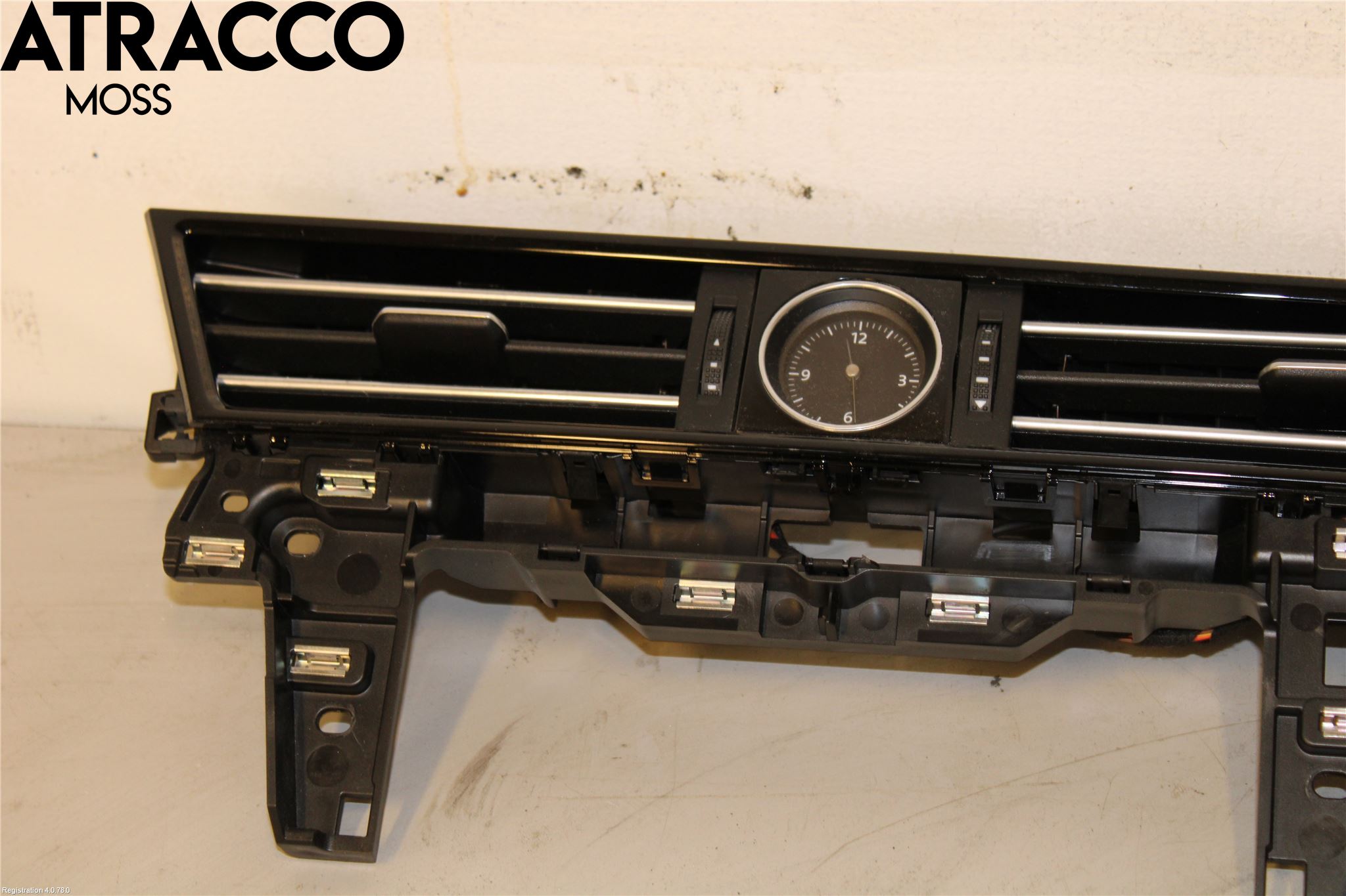 Volkswagen VW PASSAT 15-19 Instrumentbräda