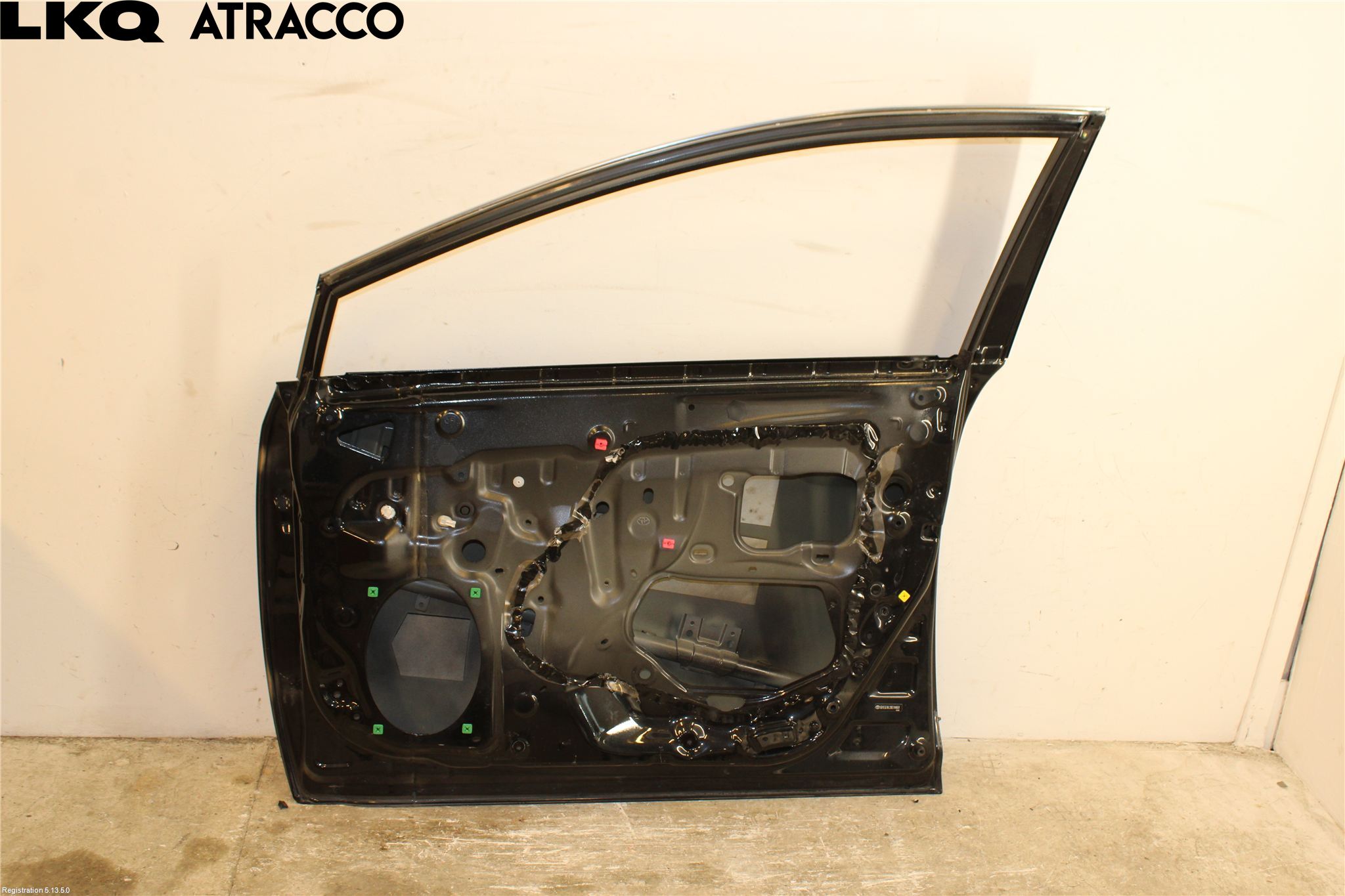Toyota AVENSIS 16-18 Dörr Fram Höger