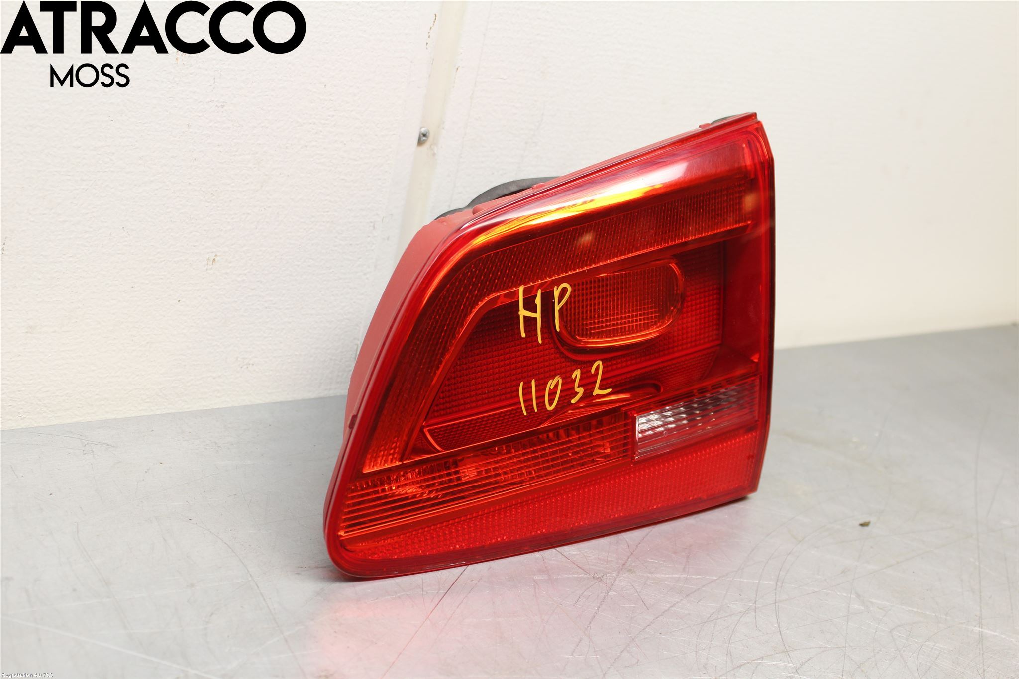Volkswagen VW TOURAN 10-15 Bakljus Lucka Hö