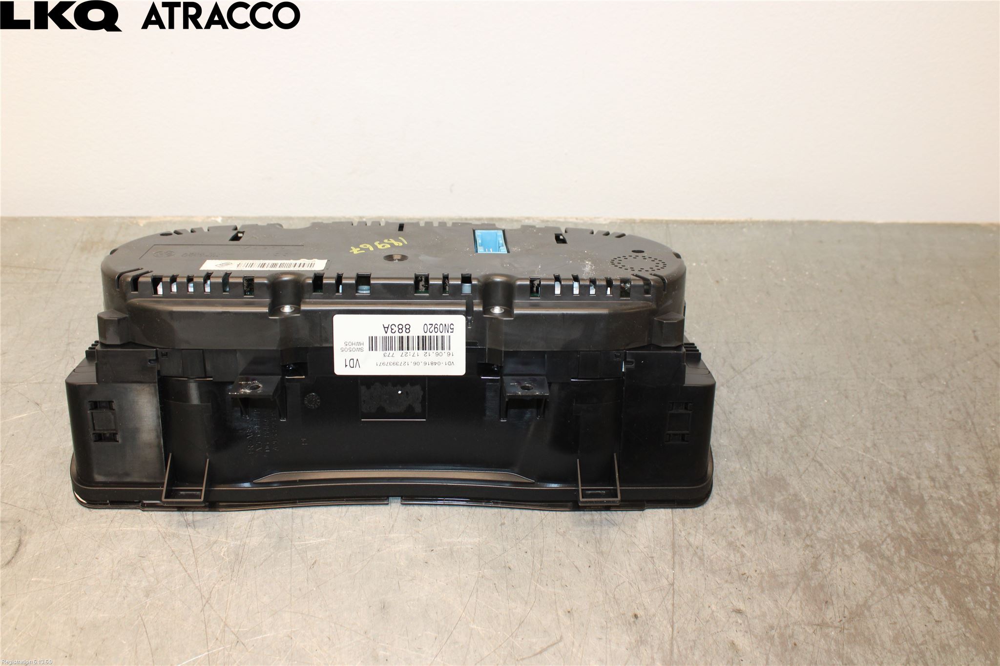 Volkswagen VW TIGUAN 16-24 Instrument Hast