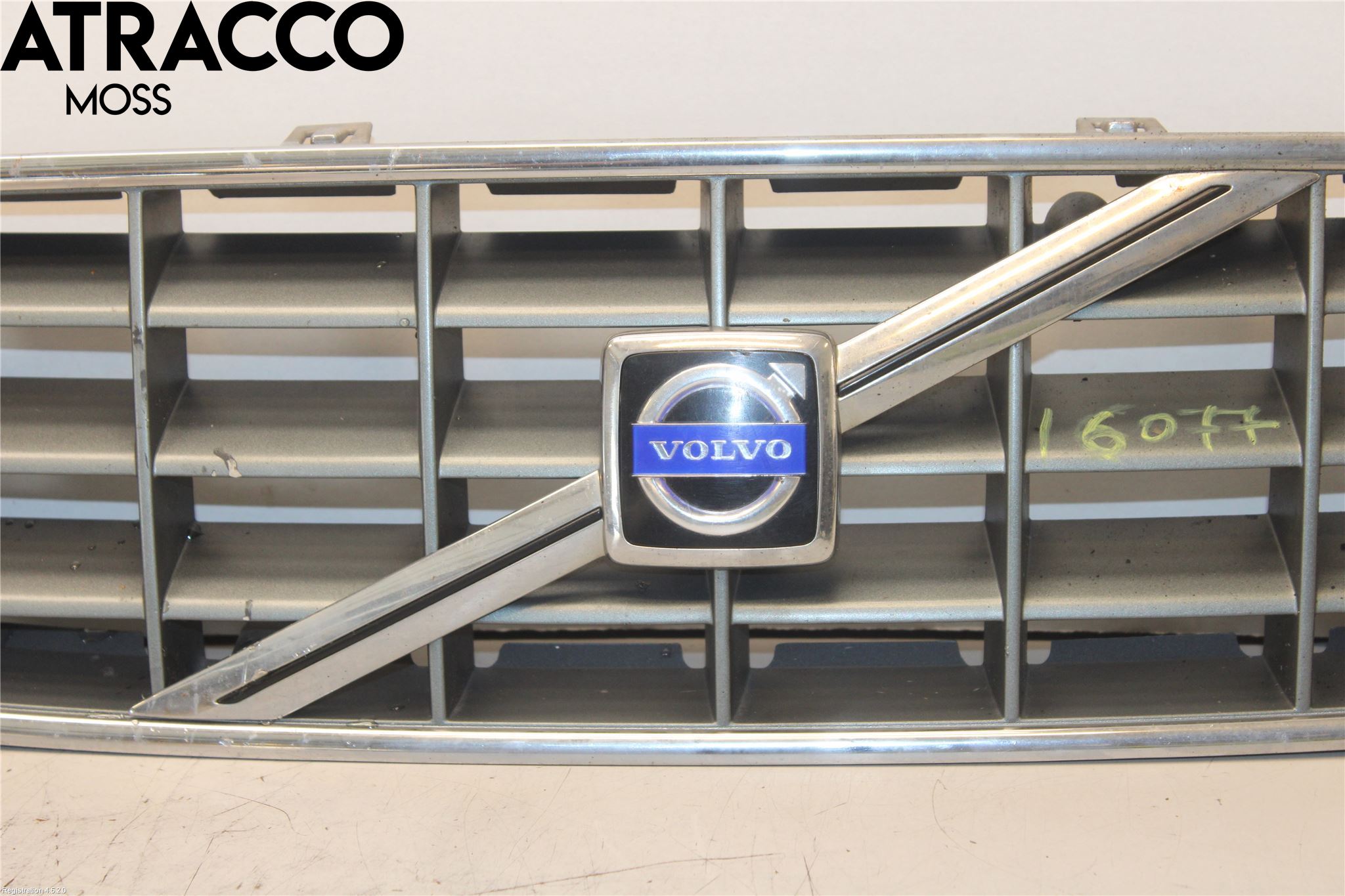 Volvo XC70 01-04 Grill Komp