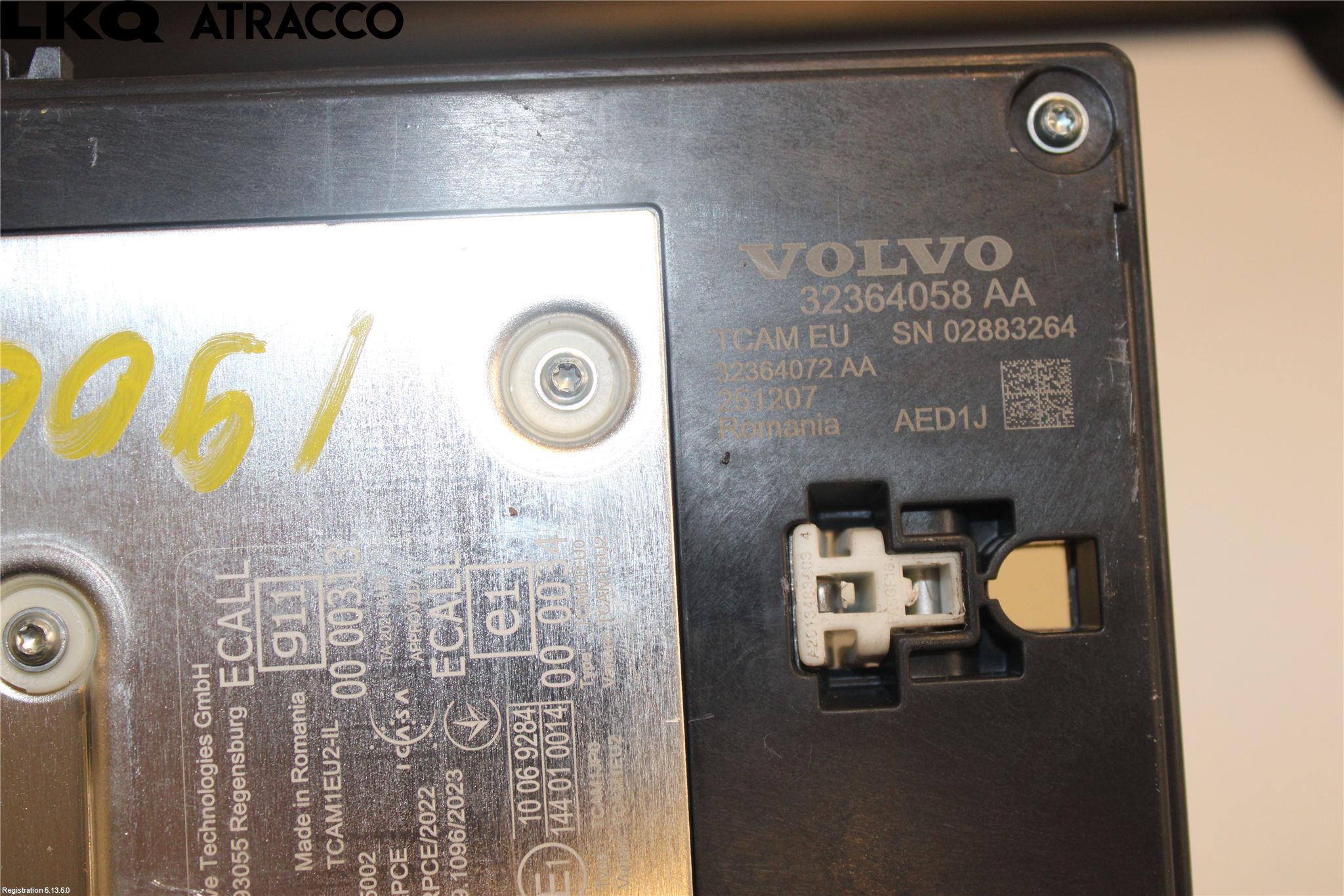 Volvo EX40 25- Antenn El