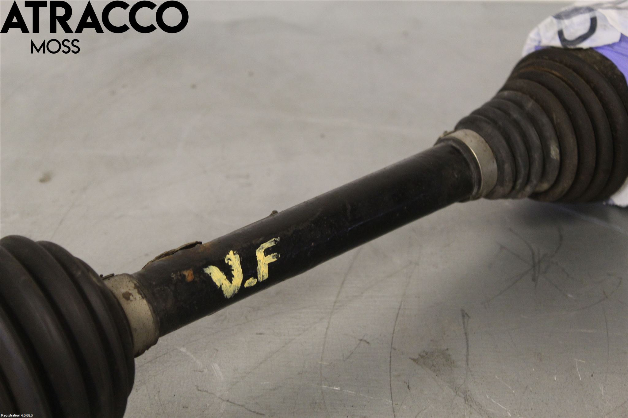 Volkswagen VW POLO 10-17 Drivaxel Fram Vänster