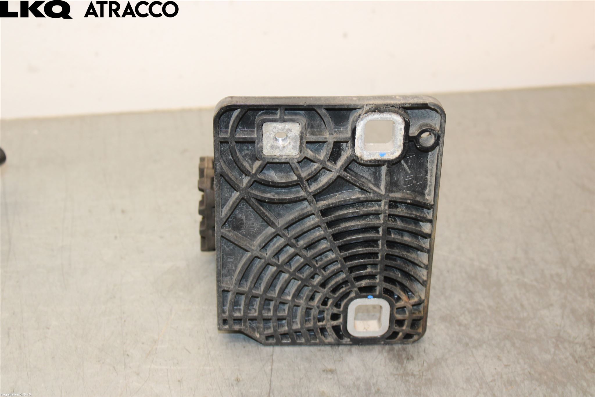 Skoda ENYAQ iV 21- Kylarfäste-Ram-Balk