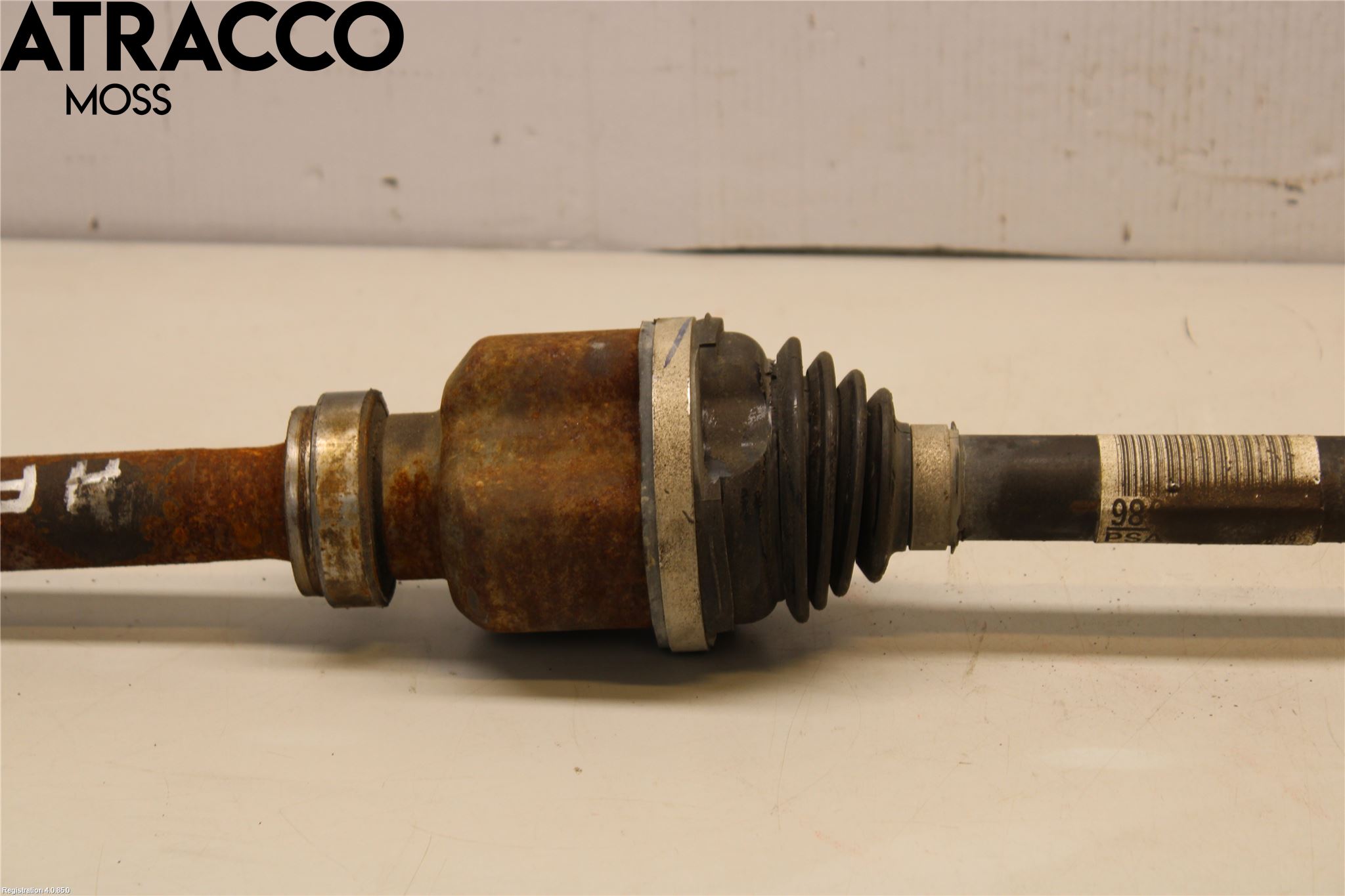 Opel VIVARO 20- Drivaxel Fram Höger