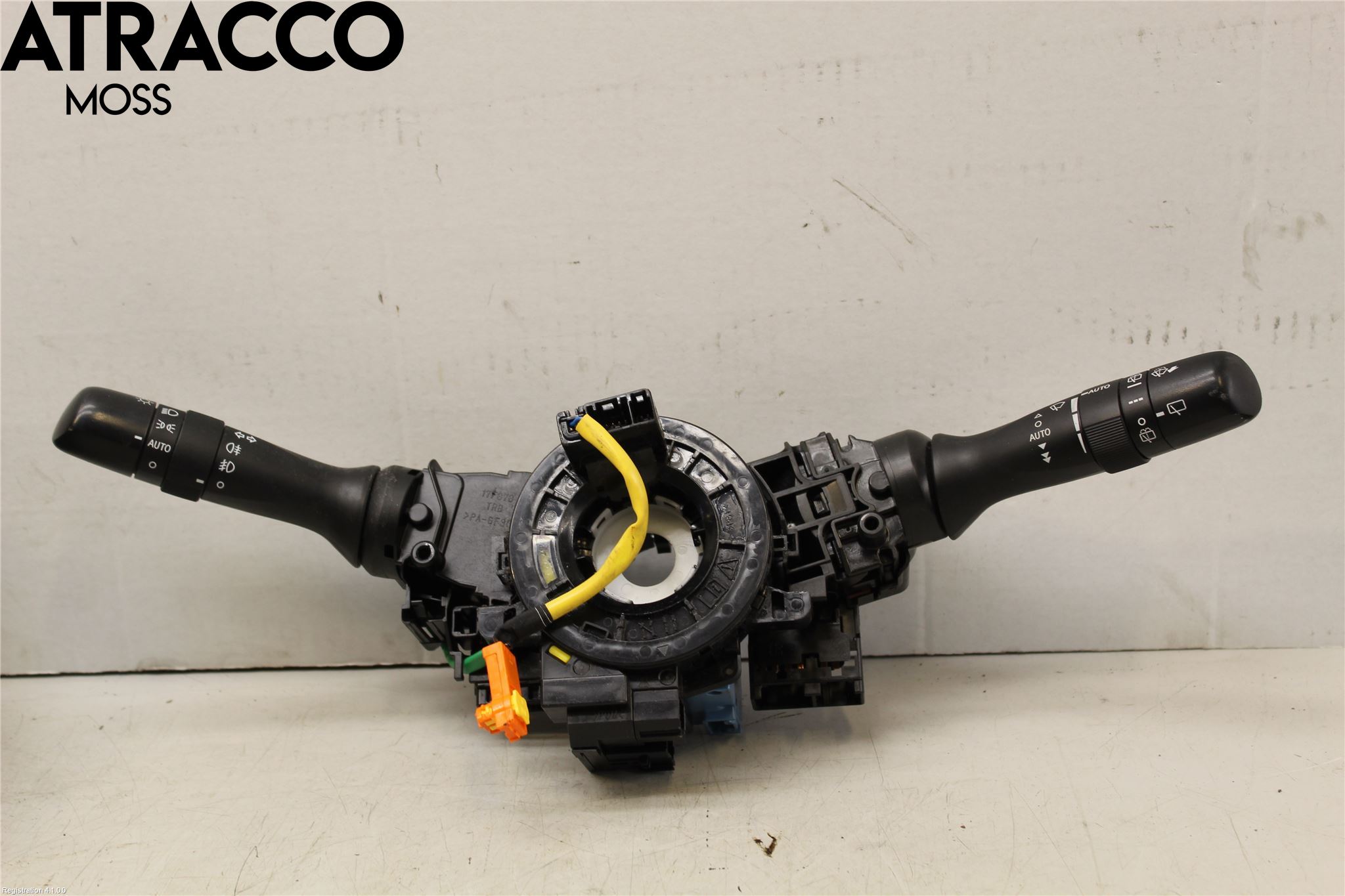 Toyota AVENSIS 09-15 Spakcentral
