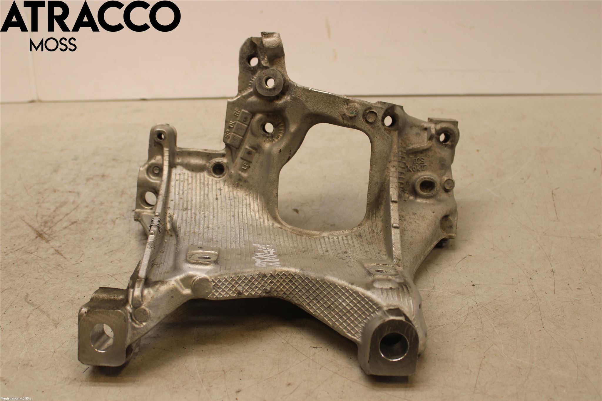 Audi A4 12-15 Framvagnsbalk