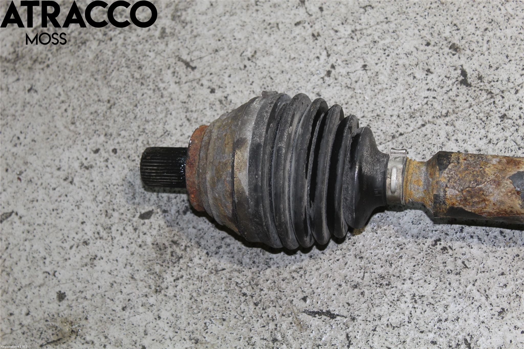 Volkswagen VW TOURAN 10-15 Drivaxel Fram Höger