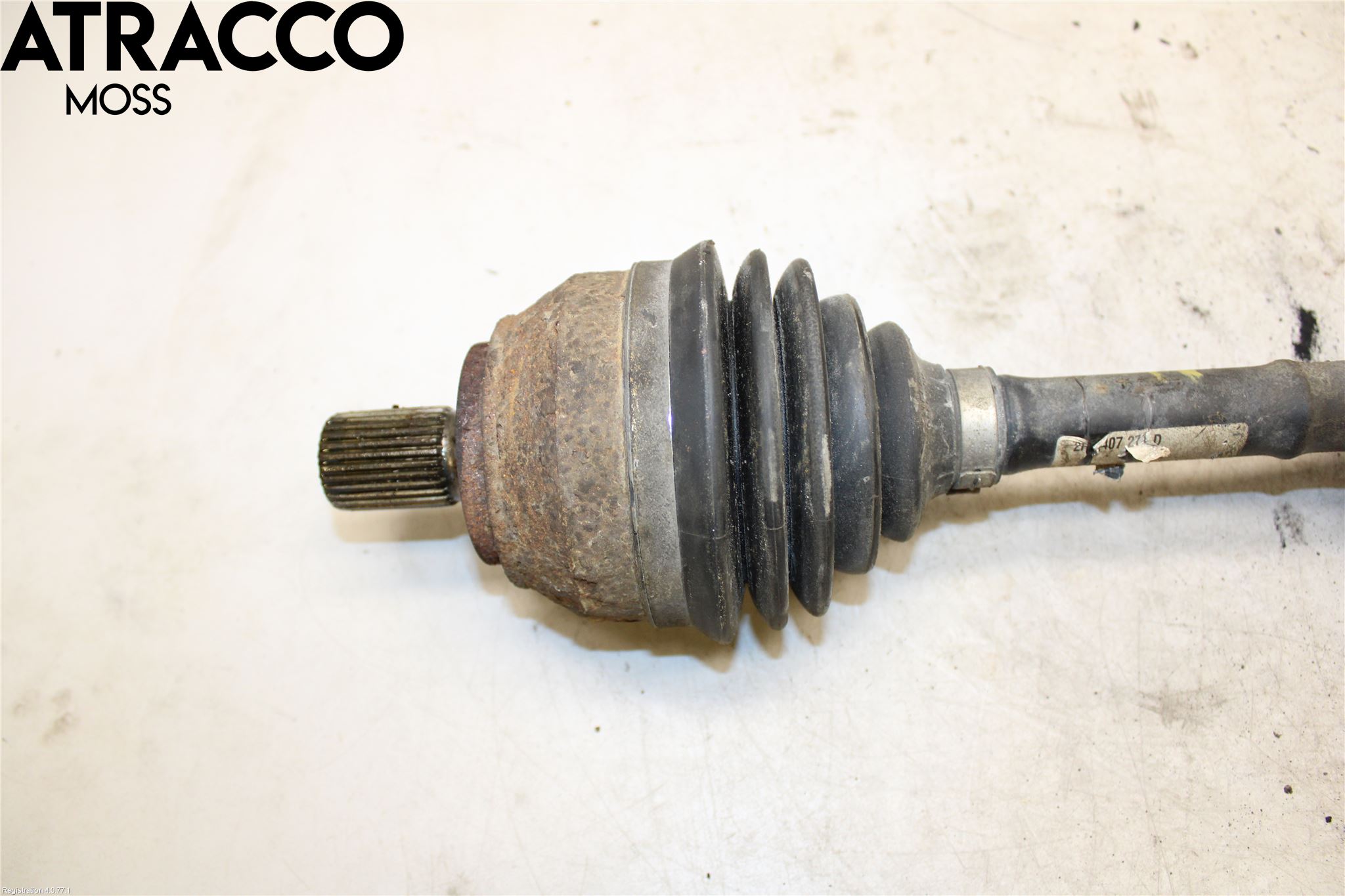 Volkswagen VW AMAROK 2H 10-22 Drivaxel Fram Höger
