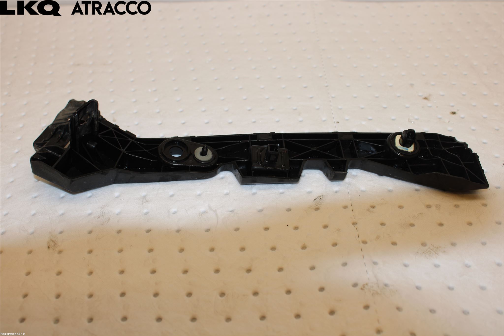 Mazda 3 III 14-19 Stötfångarfäste Bak Hö