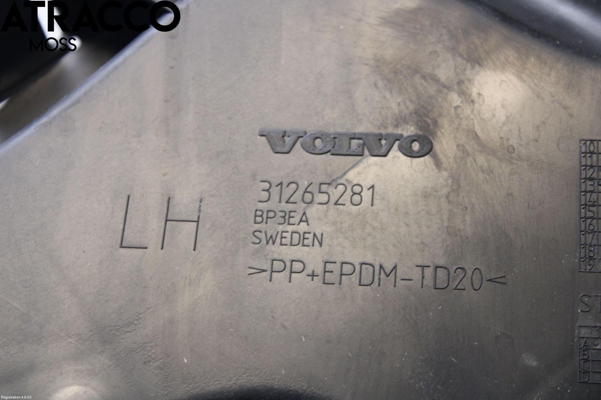 Volvo V60 14-18 Stötfångarfäste Bak Vä