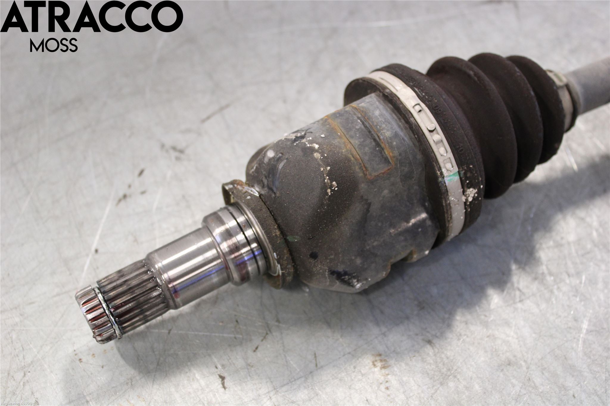 Toyota YARIS XP130 15-20 Drivaxel Fram Vänster