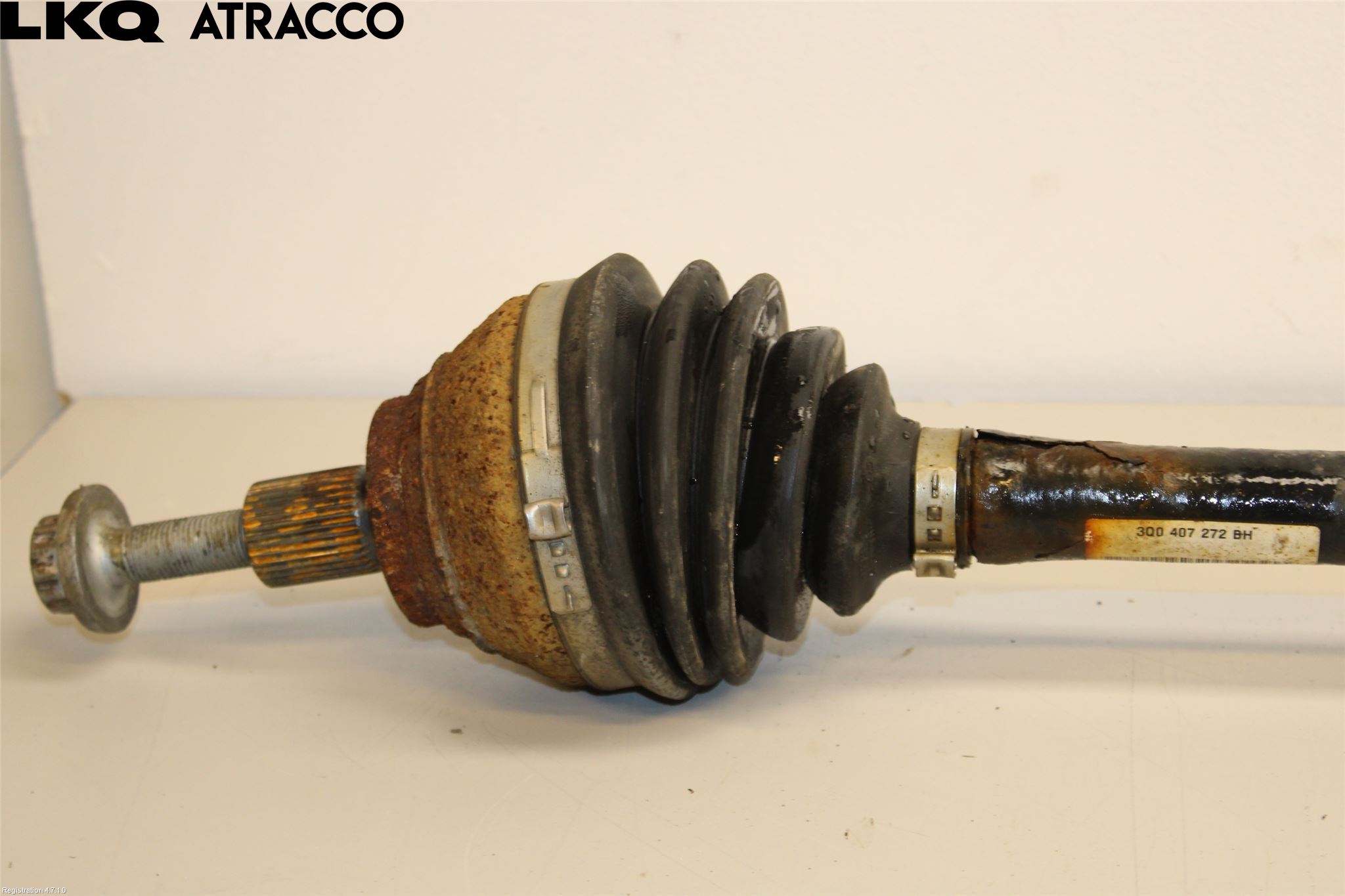 Volkswagen VW TIGUAN 16-24 Drivaxel Fram Höger