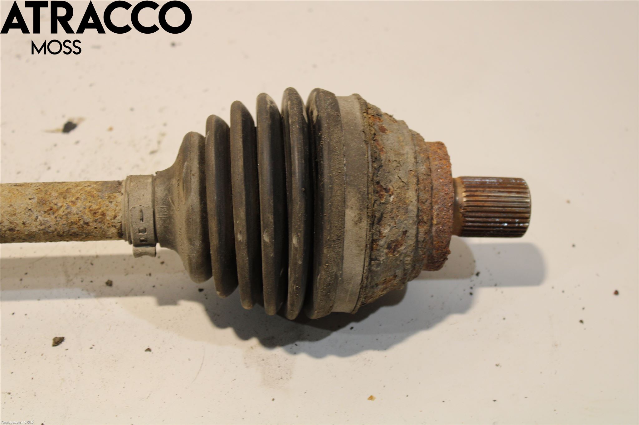 Volkswagen VW PASSAT 11-14 Drivaxel Fram Vänster