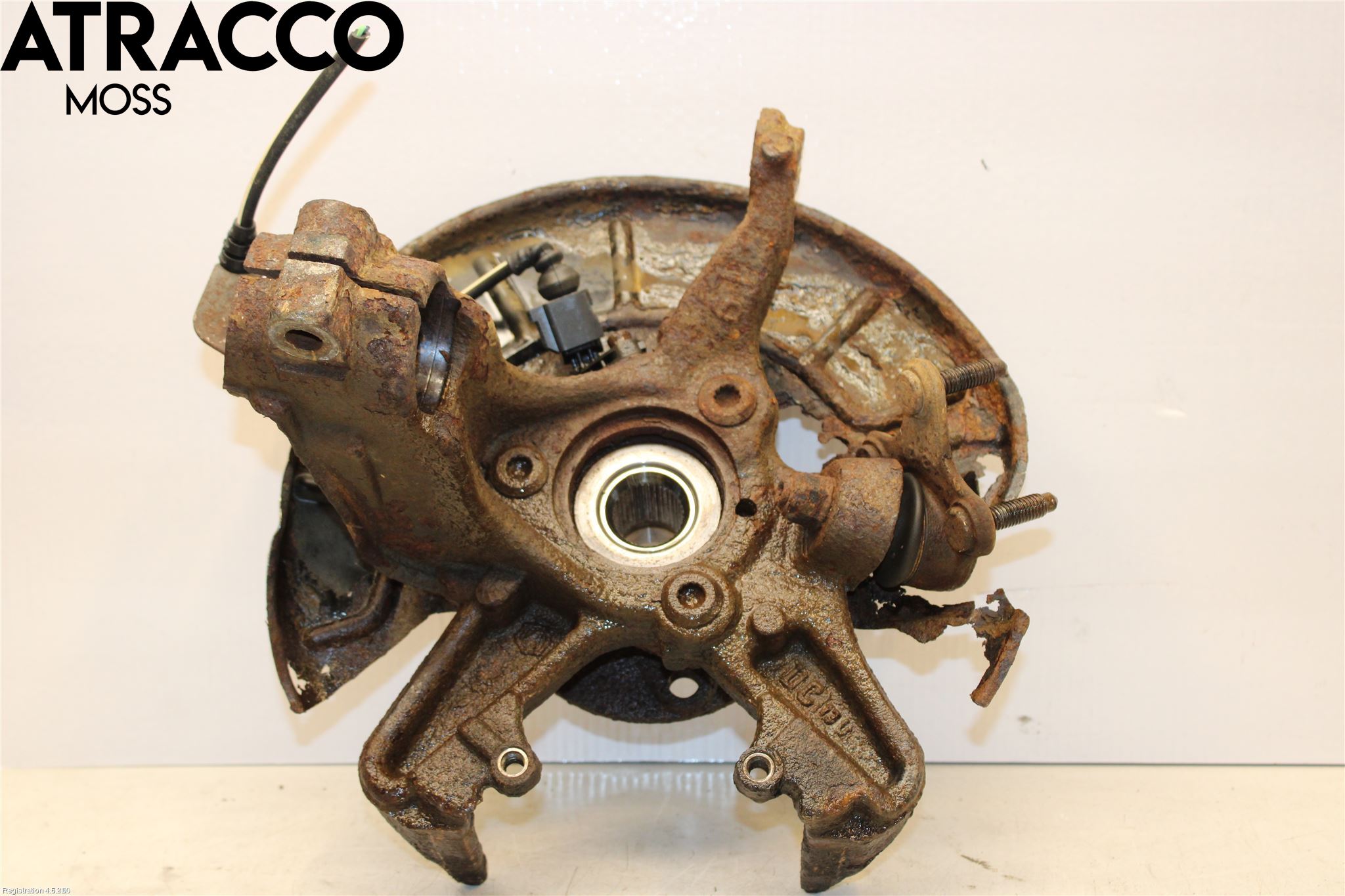 Volkswagen VW CADDY 11-15 Styrspindel Lagerhus Hö
